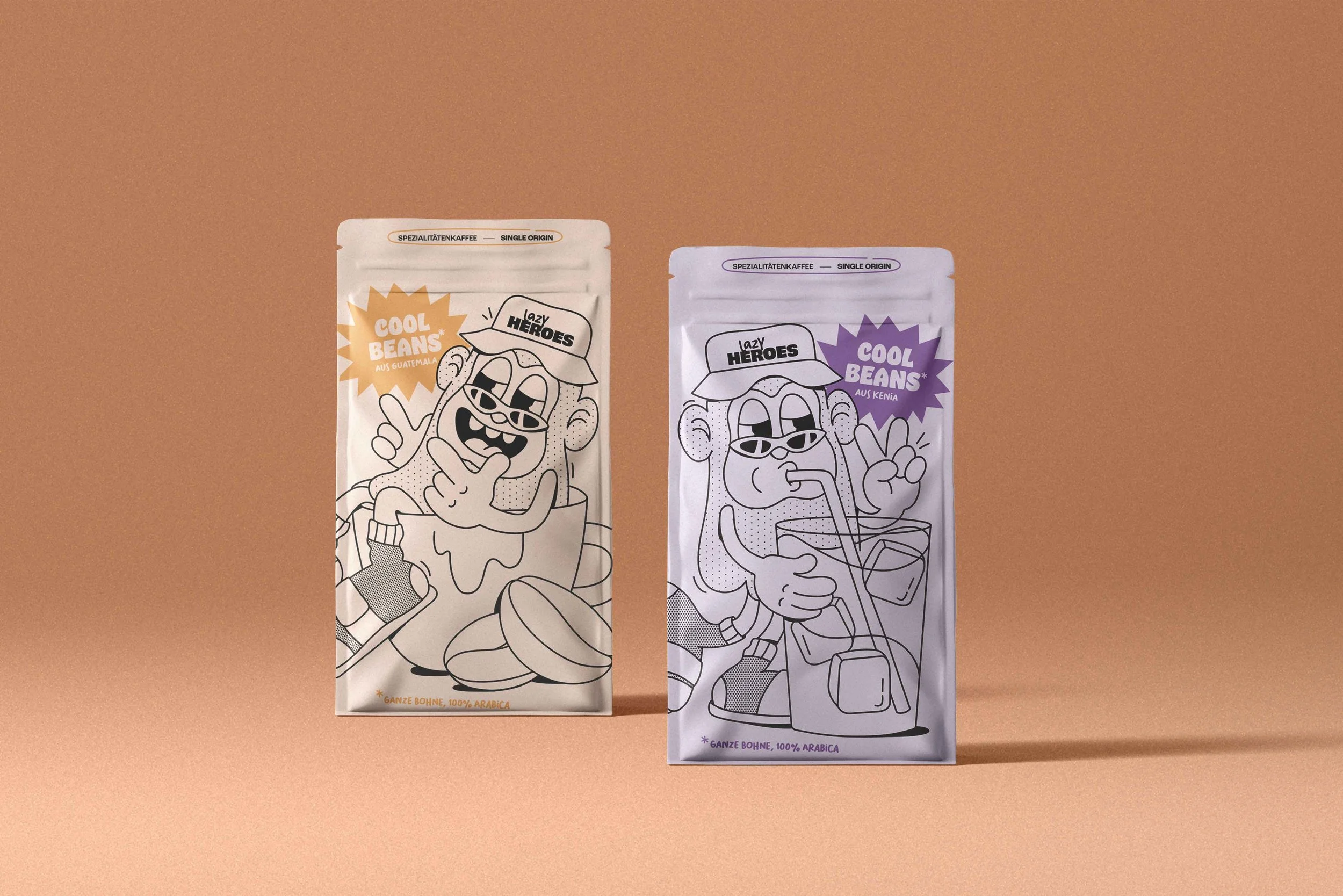 Zwei Packungen Kaffee mit Cartoon-Design, eine grau auf weißem Hintergrund, eine beige auf grauem Hintergrund, mit Sonnenbrillen und entspannten Monkey-Charakteren, die unterschiedliche Lieblingsgetränke zeigen.