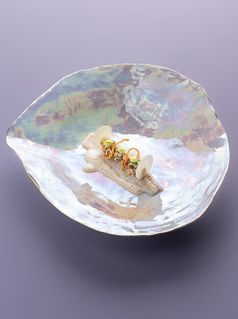 Iridescent Indulge plate, Sarah-Linda, sensual tableware, branding, web design and editorial project by Automne Studio.