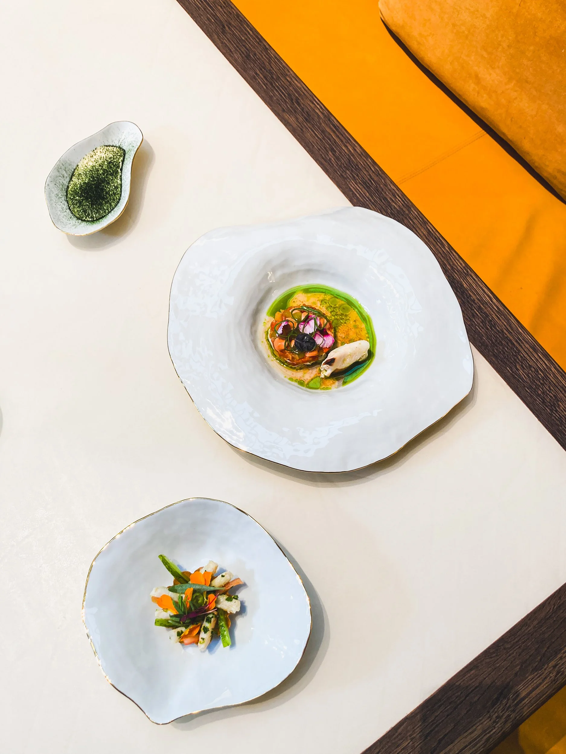 Indulge white plates, chef table, Sarah-Linda, sensual tableware, branding, web design and editorial project by Automne Studio.