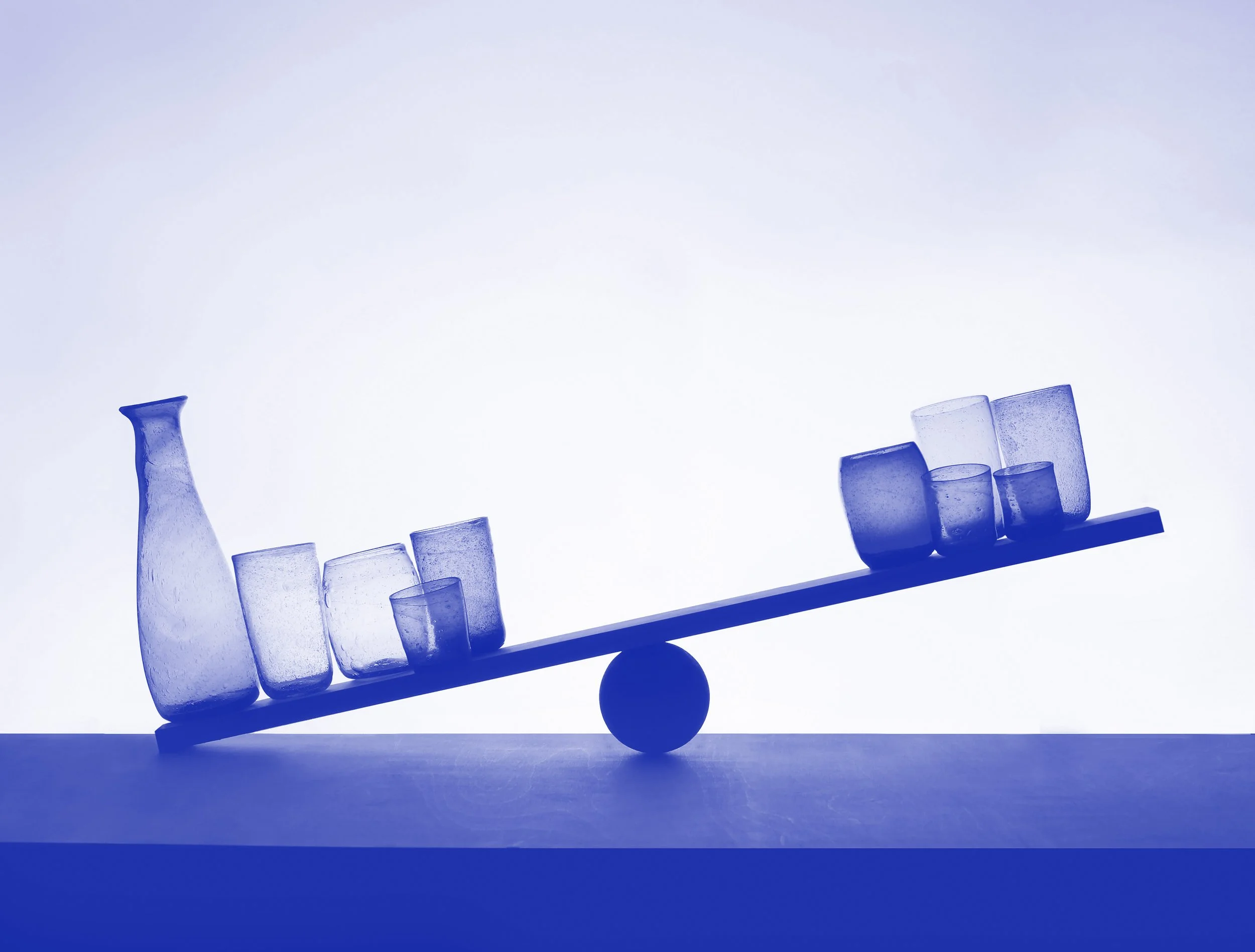 Blue-tinted drinking glasses, Ishkar Zine, craftsmanship from countries at war, editorial project by Automne Studio.