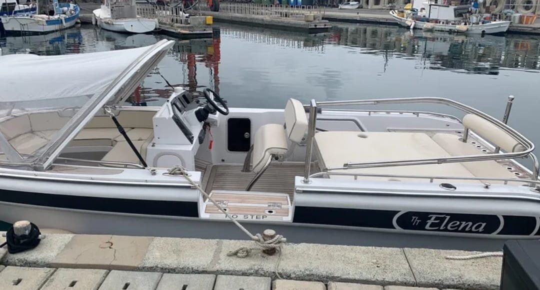2014 Novurania Chase 19 luxury yacht tender with Volvo 220HP engine, white hull, and sleek seating – ideal for VIP transfers or day cruising