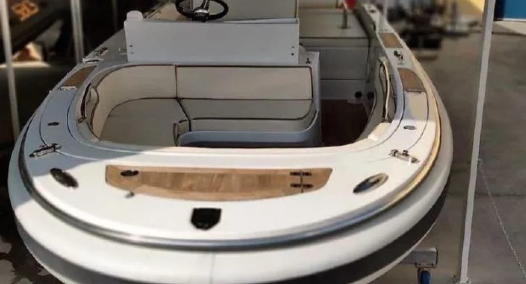 2014 Novurania Chase 19 luxury yacht tender with Volvo 220HP engine, white hull, and sleek seating – ideal for VIP transfers or day cruising