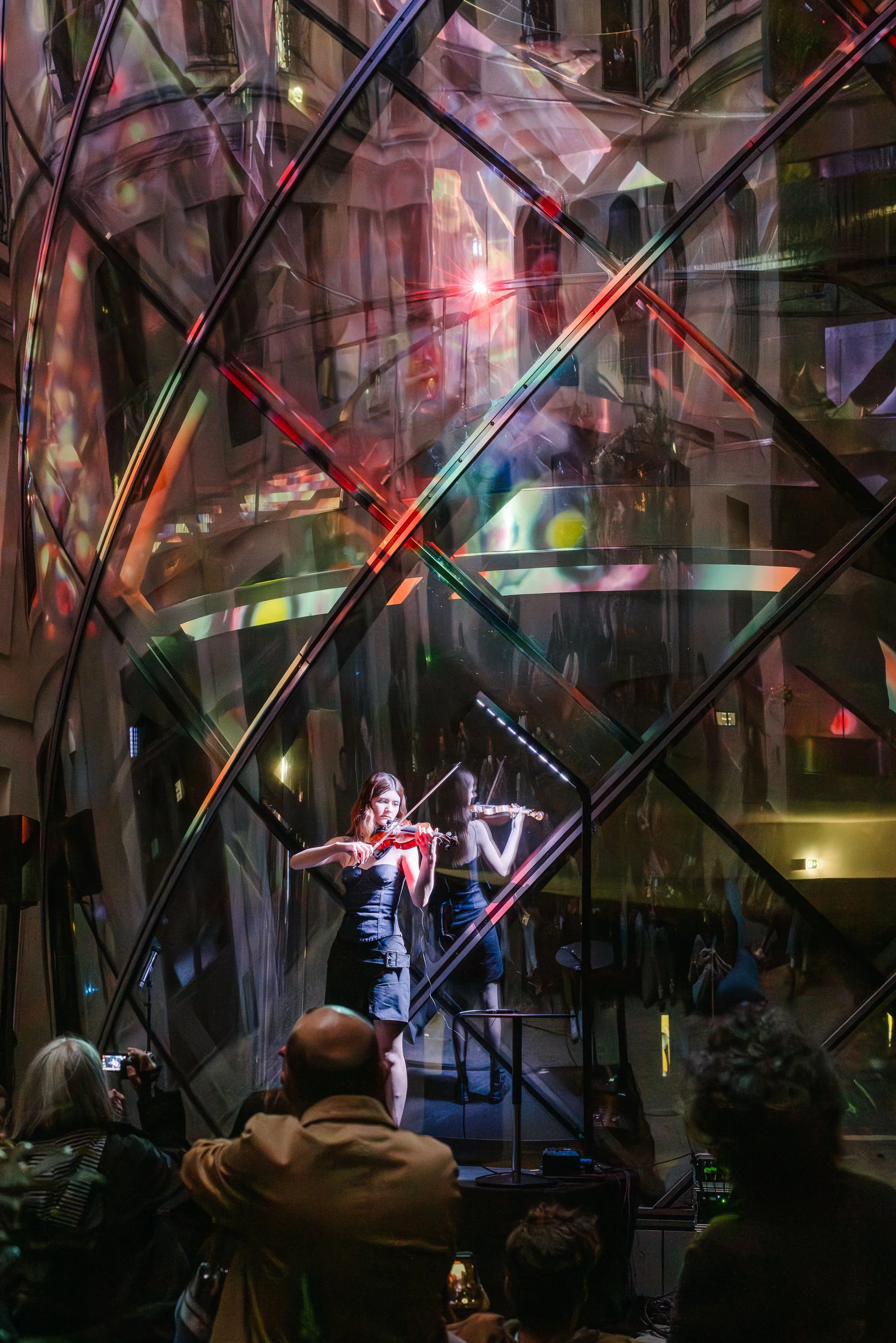 Nuit_Blanche_2026-Valentin_Ranger-Ines_Cherifi-060626-LOREAL-par-@adrienthibault-WEB-8 copie.jpg