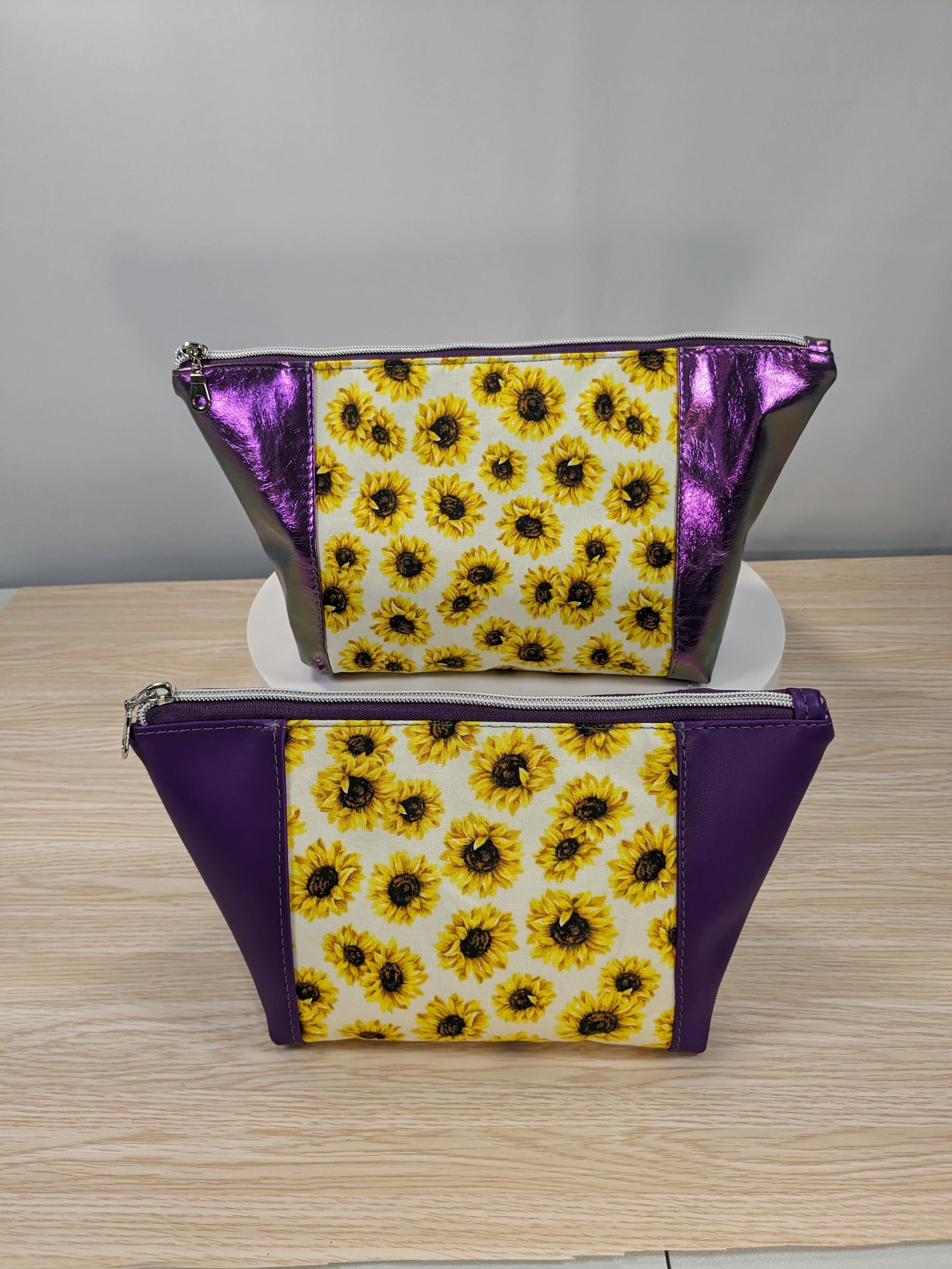 White Sunflowers with Purple Sparkle Make Up Cosmetic Bag Set