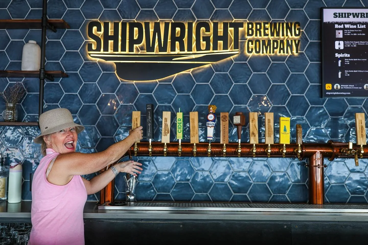 Sip + Savour at Shipwright Brewing Company 🍻🍕

Discover the taste of Lunenburg at Shipwright Brewing Company, a local craft brewery and taproom located in the heart of downtown Lunenburg. Just a short walk from The Lunenburg Inn, Shipwright offers 