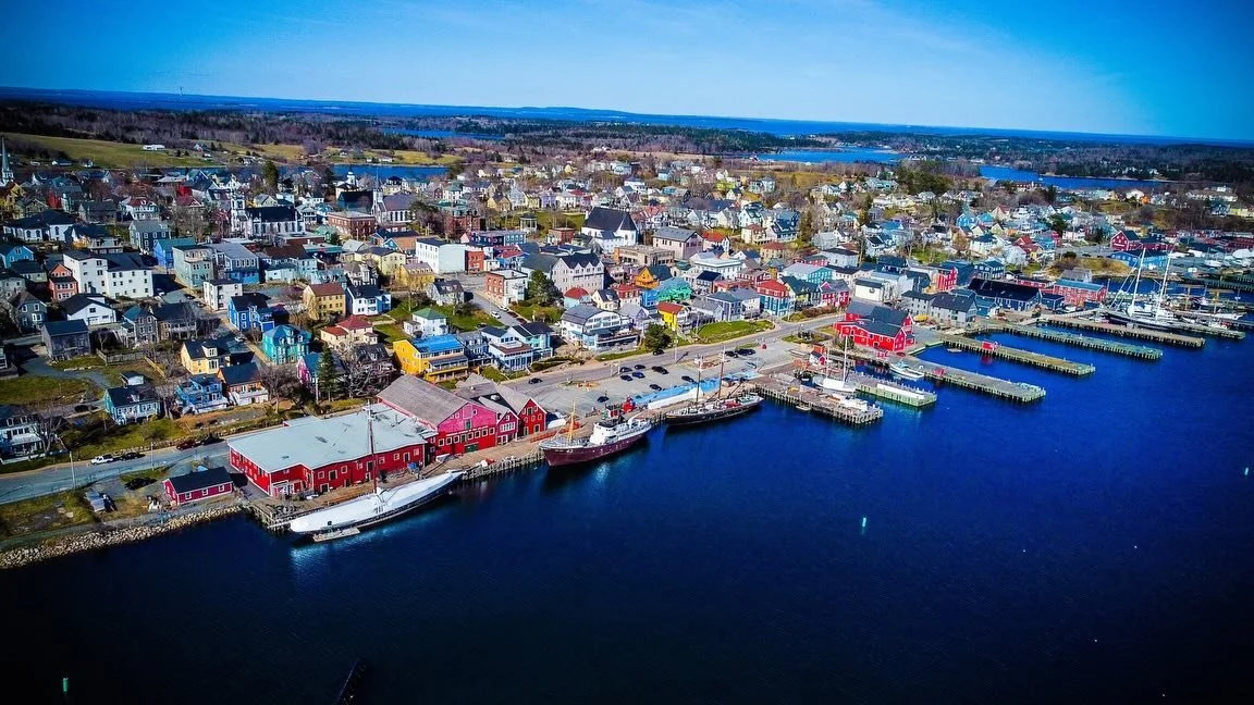 You haven&rsquo;t done a coastal summer until you&rsquo;ve done it in Lunenburg. ⚓ Picture fresh ocean air, a charming harbour town, and a boutique inn that feels like home the moment you walk in. Nova Scotia&rsquo;s South Shore is waiting for you &m