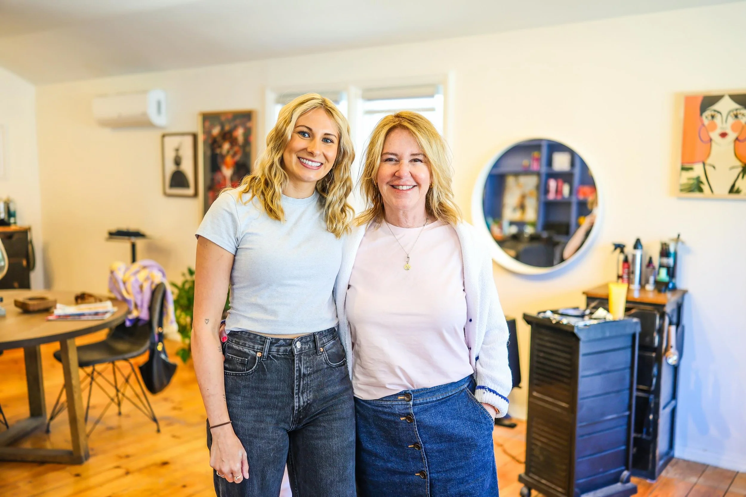 💇&zwj;♀️✨ Let&rsquo;s jump back to Mahone Bay for a moment! ✨💇&zwj;♀️

A great stay in Lunenburg isn&rsquo;t complete without exploring some of the amazing businesses just down the road in Mahone Bay. One local gem worth checking out is G.P.M. Hair