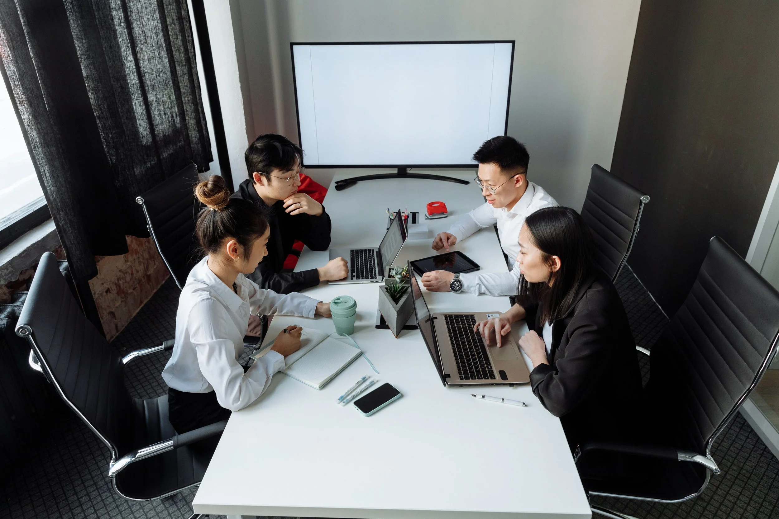 What Happens Before, During, and After an Advisory Meeting