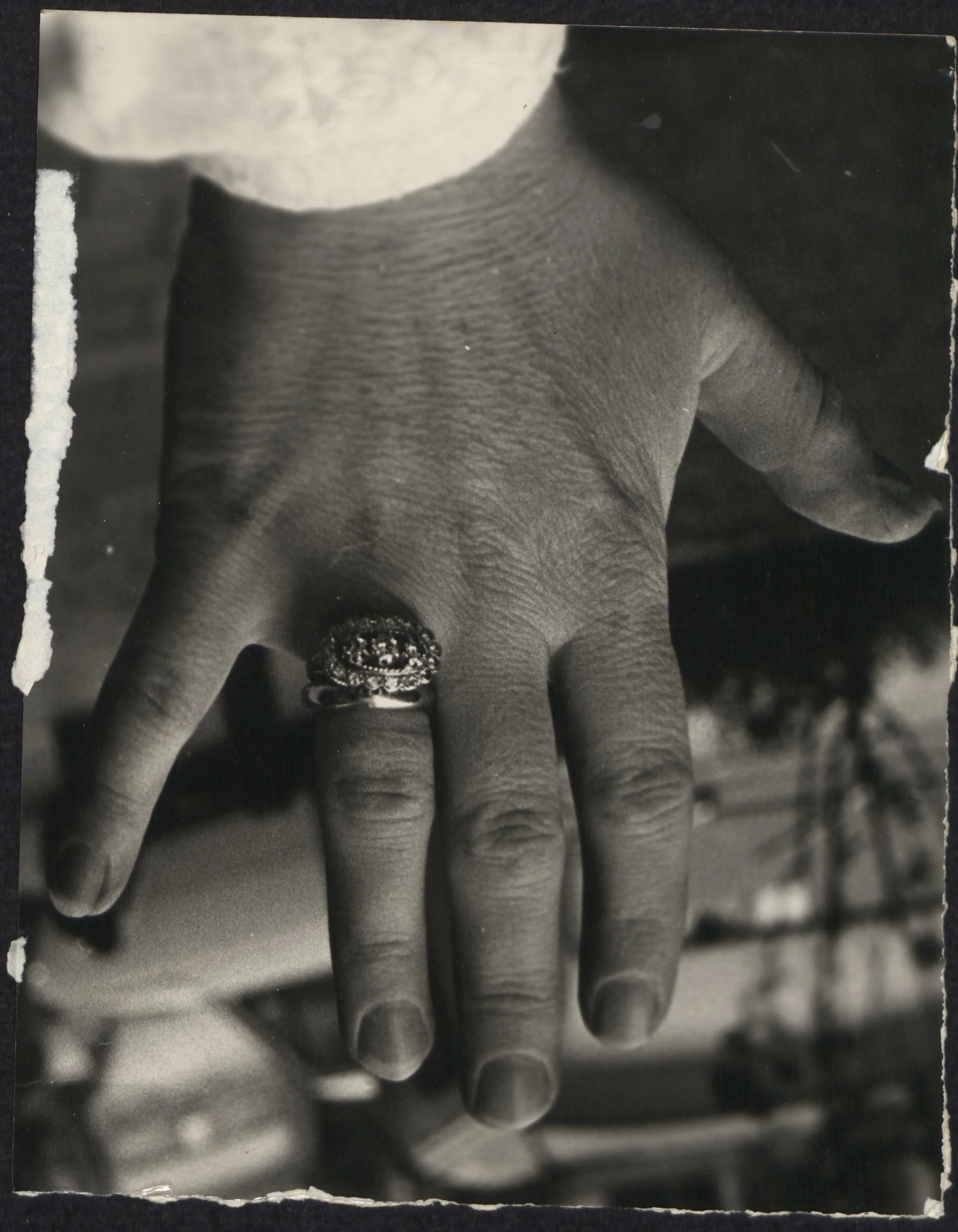 Foto hand, Kollectieve Kollage, 1976. Fotograaf Roland Van den Berghe. 