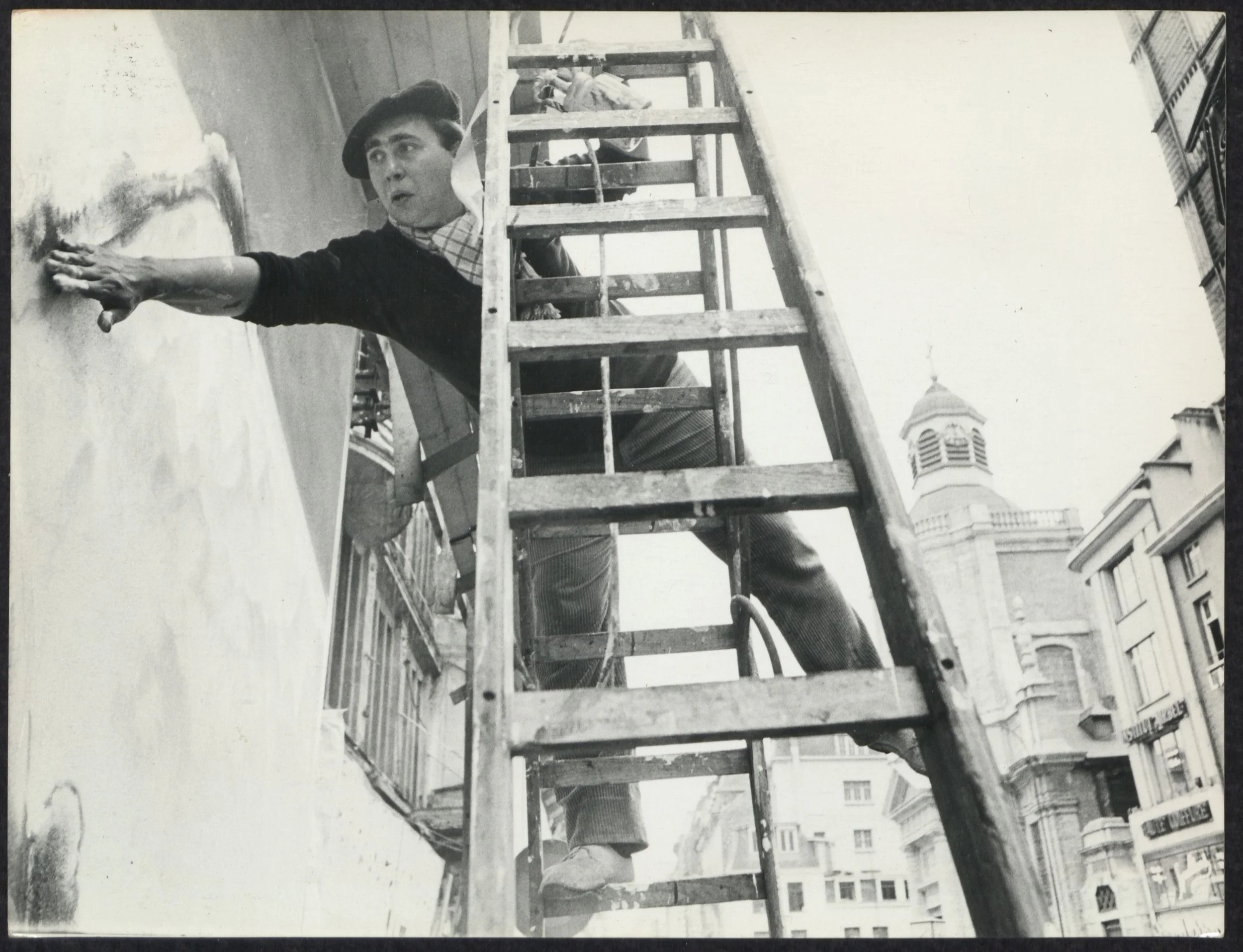 Foto happening tijdens de Britse theater week, Nieuwstraat Brussel, 1967. Fotograaf onbekend.