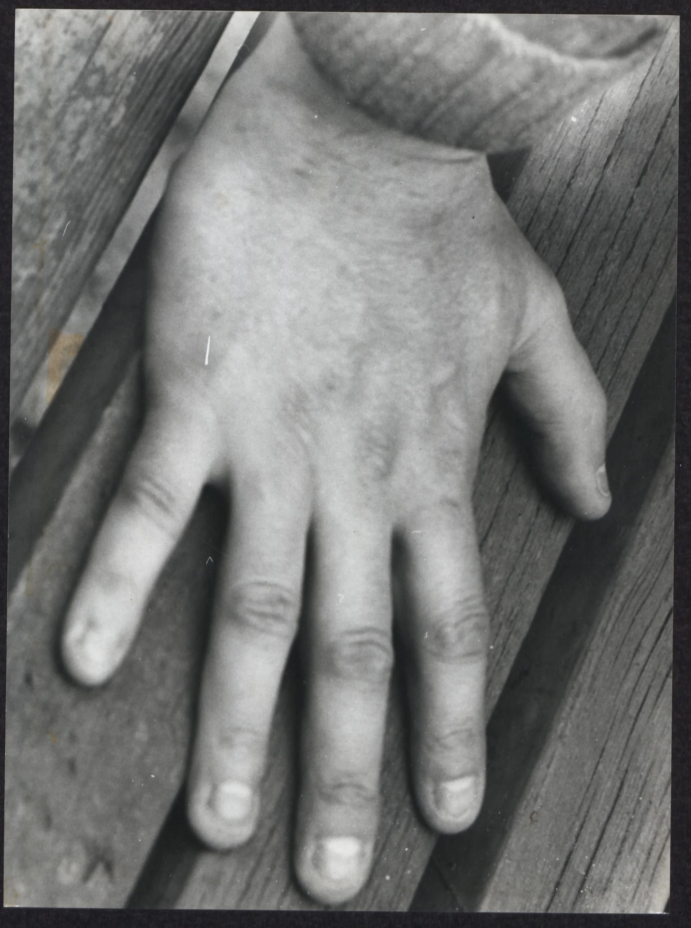 Foto hand, Kollectieve Kollage, 1976. Fotograaf Roland Van den Berghe. 