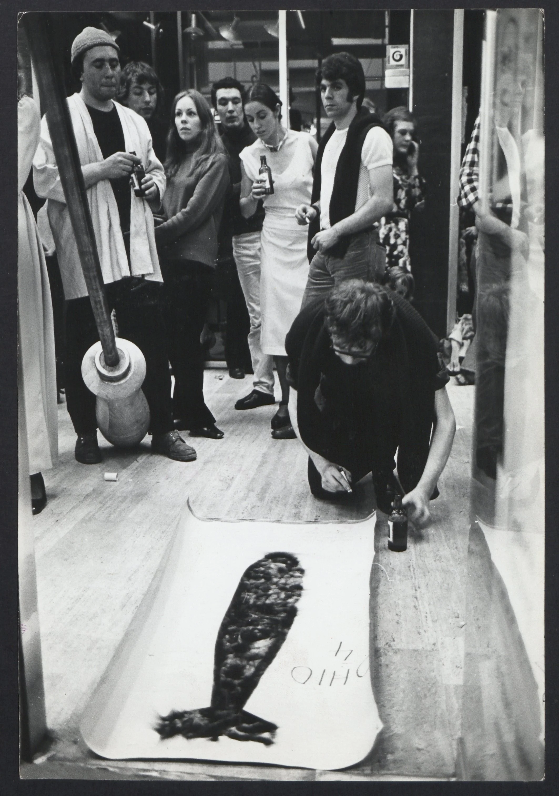 Foto tentoonstelling vogelvrij funktie, 1969. Fotograaf onbekend. 