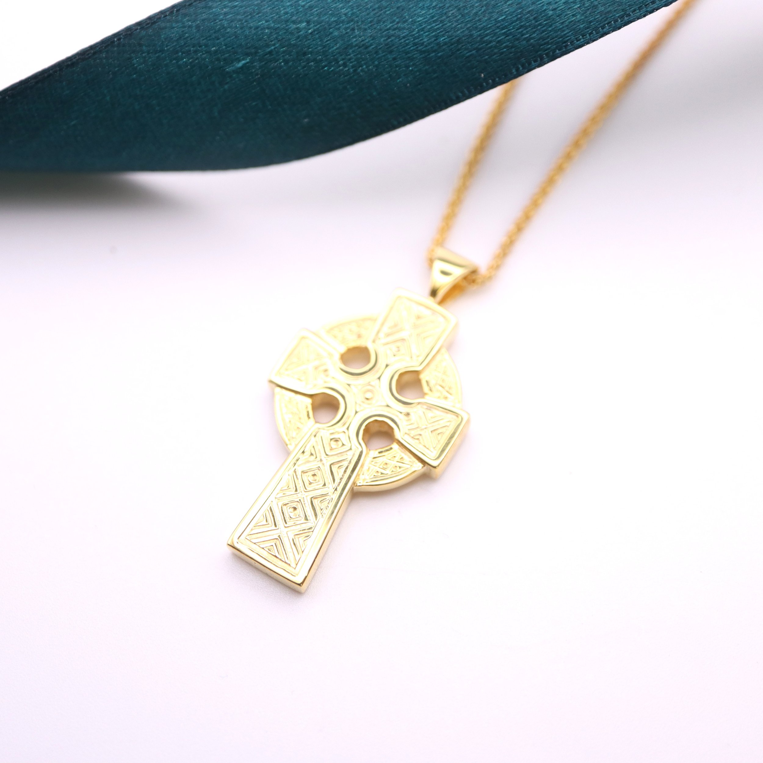 Grande Gold Celtic Cross .jpg