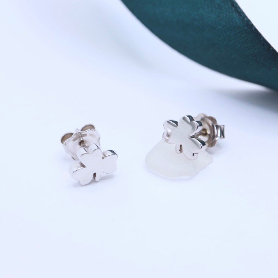 WEB - SIL Shamrock stud earrings - €95 232-SE-SIL.jpg