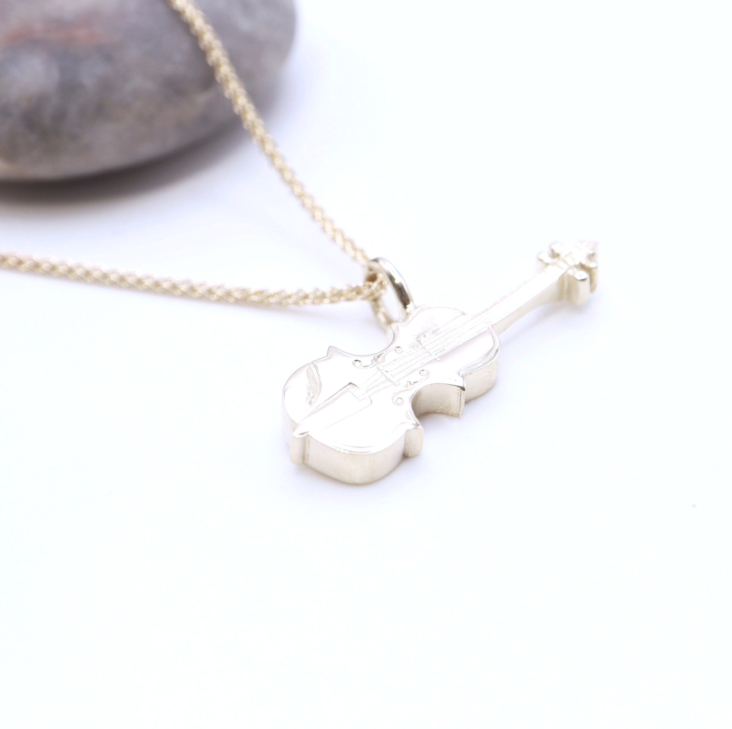 YG+Violin+Pendant.+336-9Y-P.+%E2%82%AC495.00.jpg