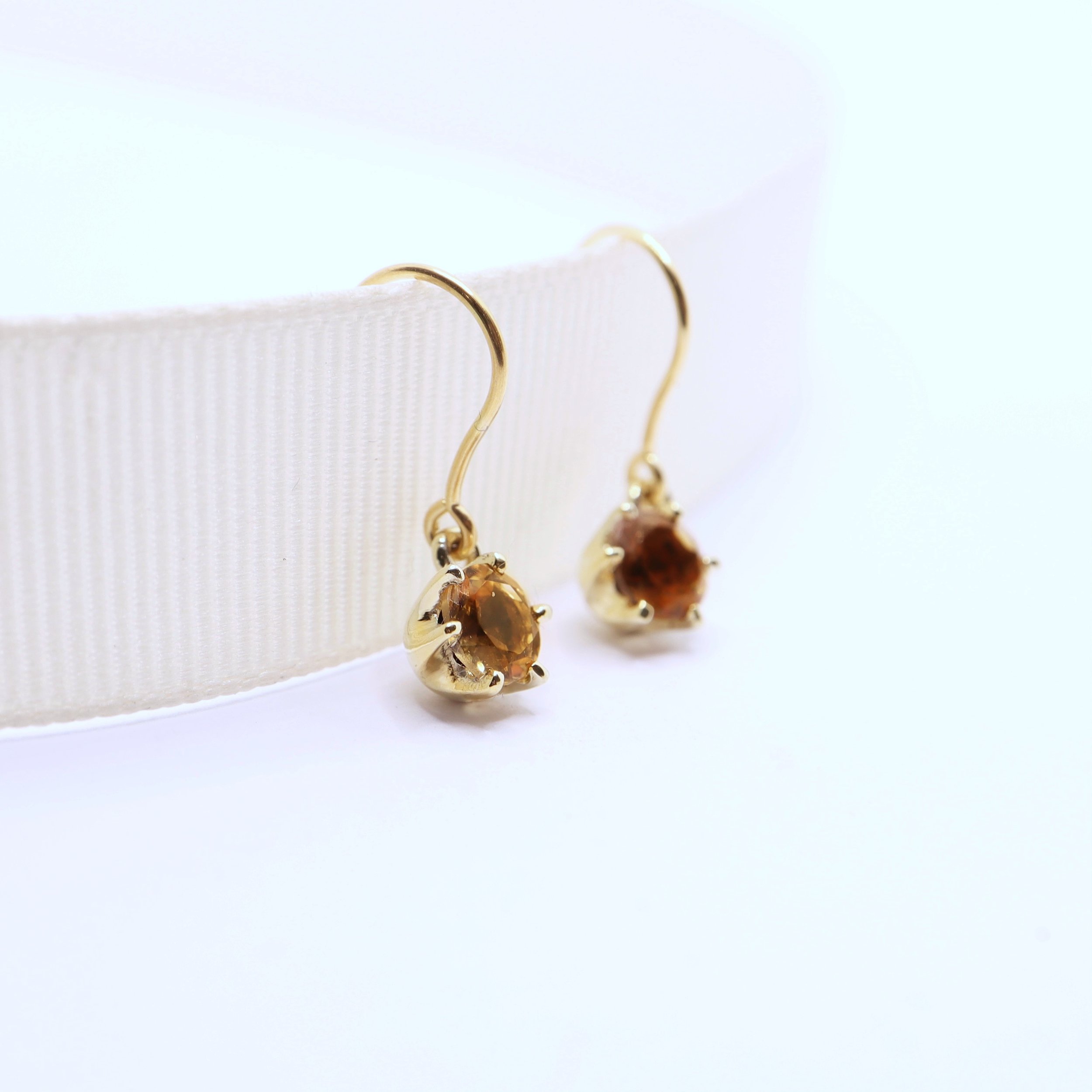 WEB - YG 5mm Citrine Drop Earrings. 390B-DE-9y-CIT. €495.jpg