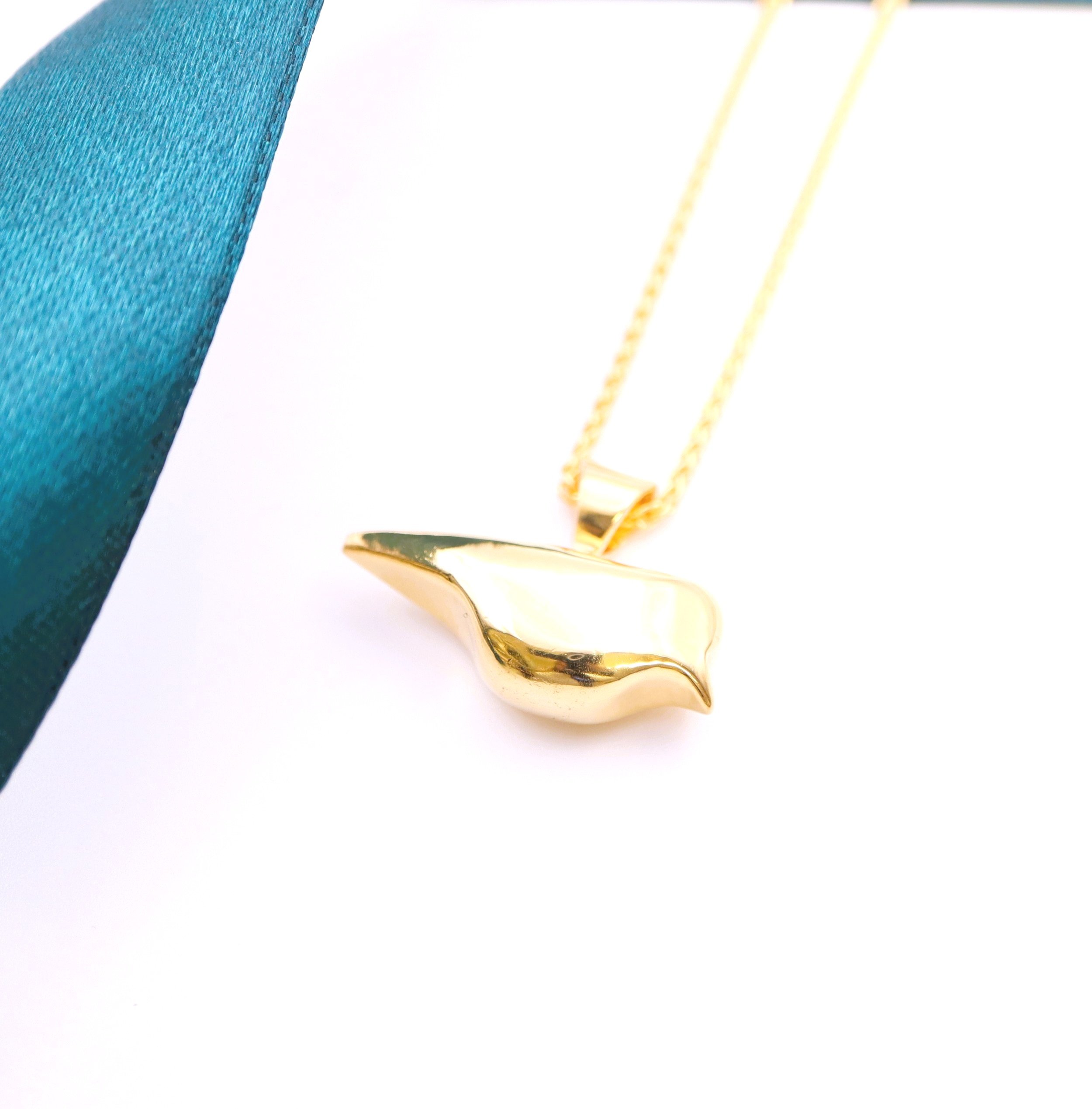 Gold+Classic+Dove.jpg