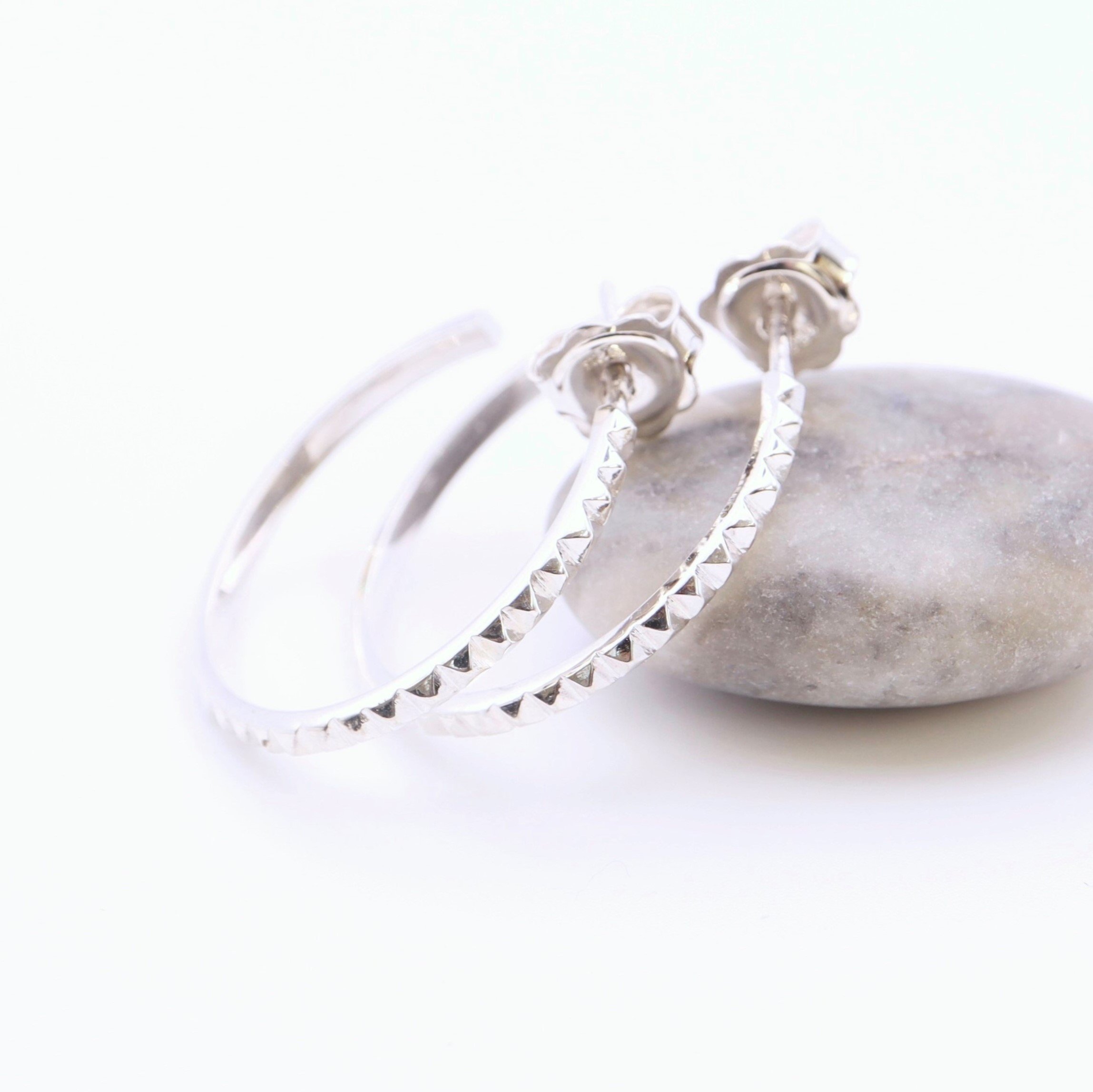 30mm ZZ Silver Hoops Texture CloseRup.jpg