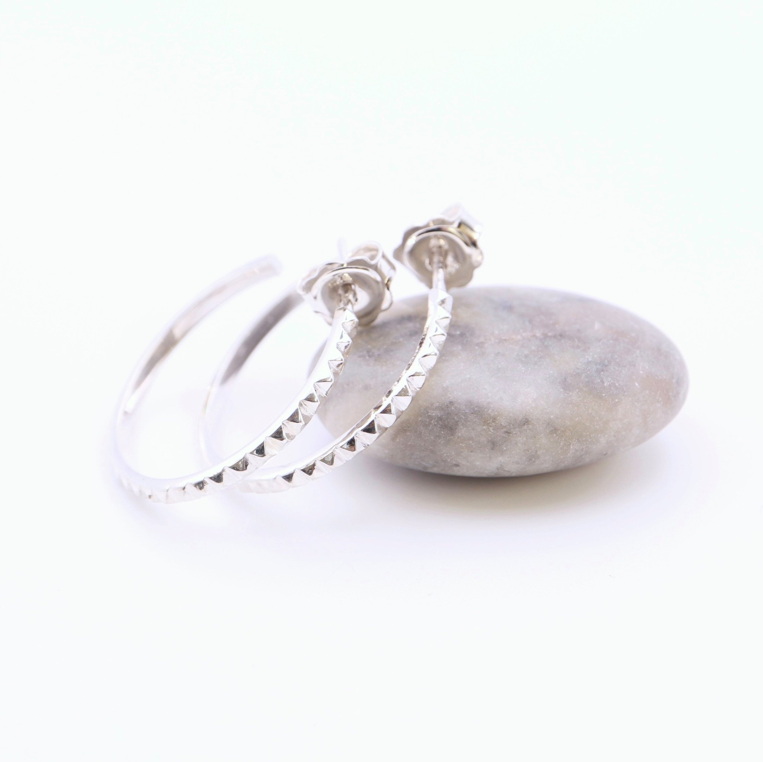 30mm ZZ Silver Hoops Texture Closeup.jpg