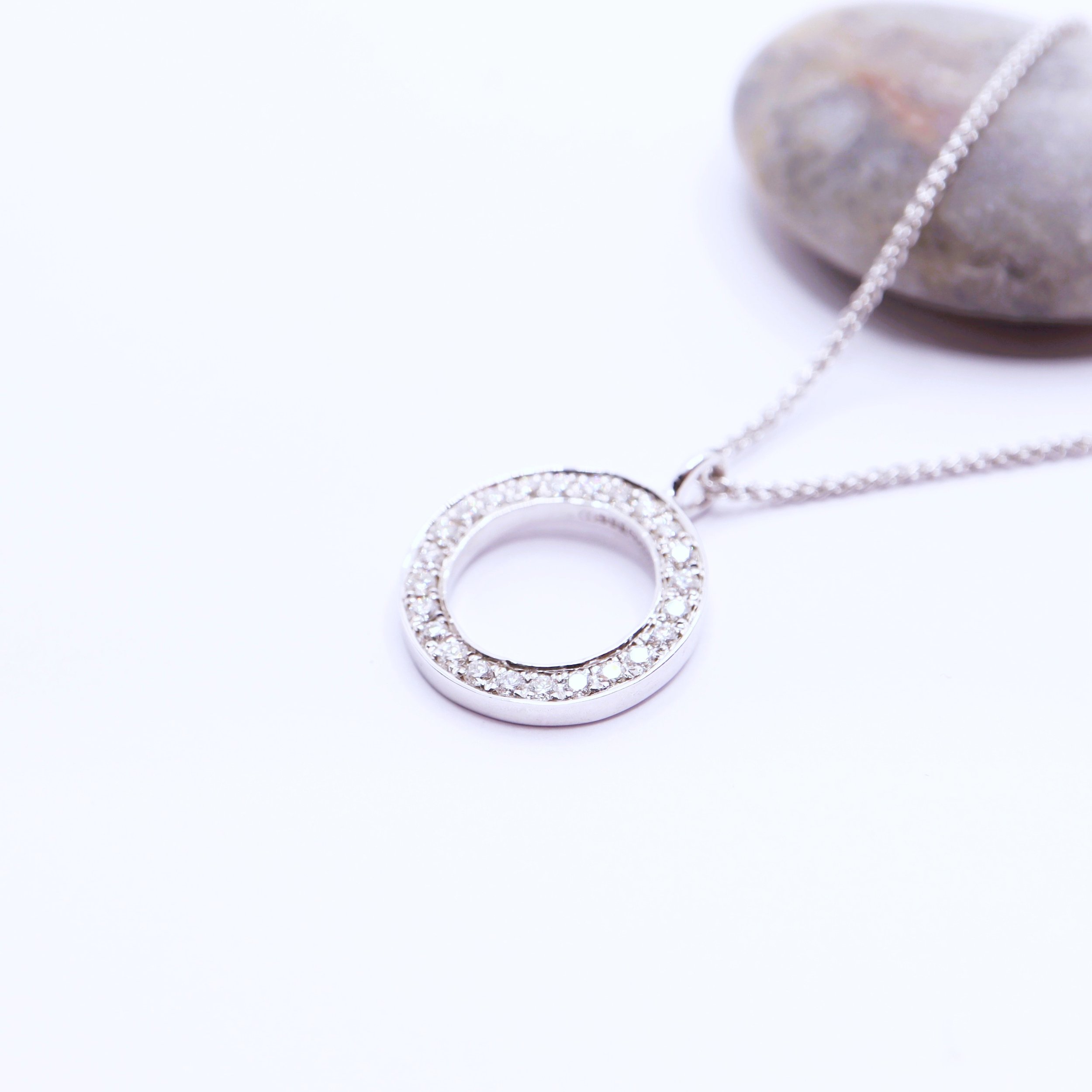 WEB - WG Grande Circle Pendant with Diamonds. 356B-WG-P-DIA. €1995.jpg