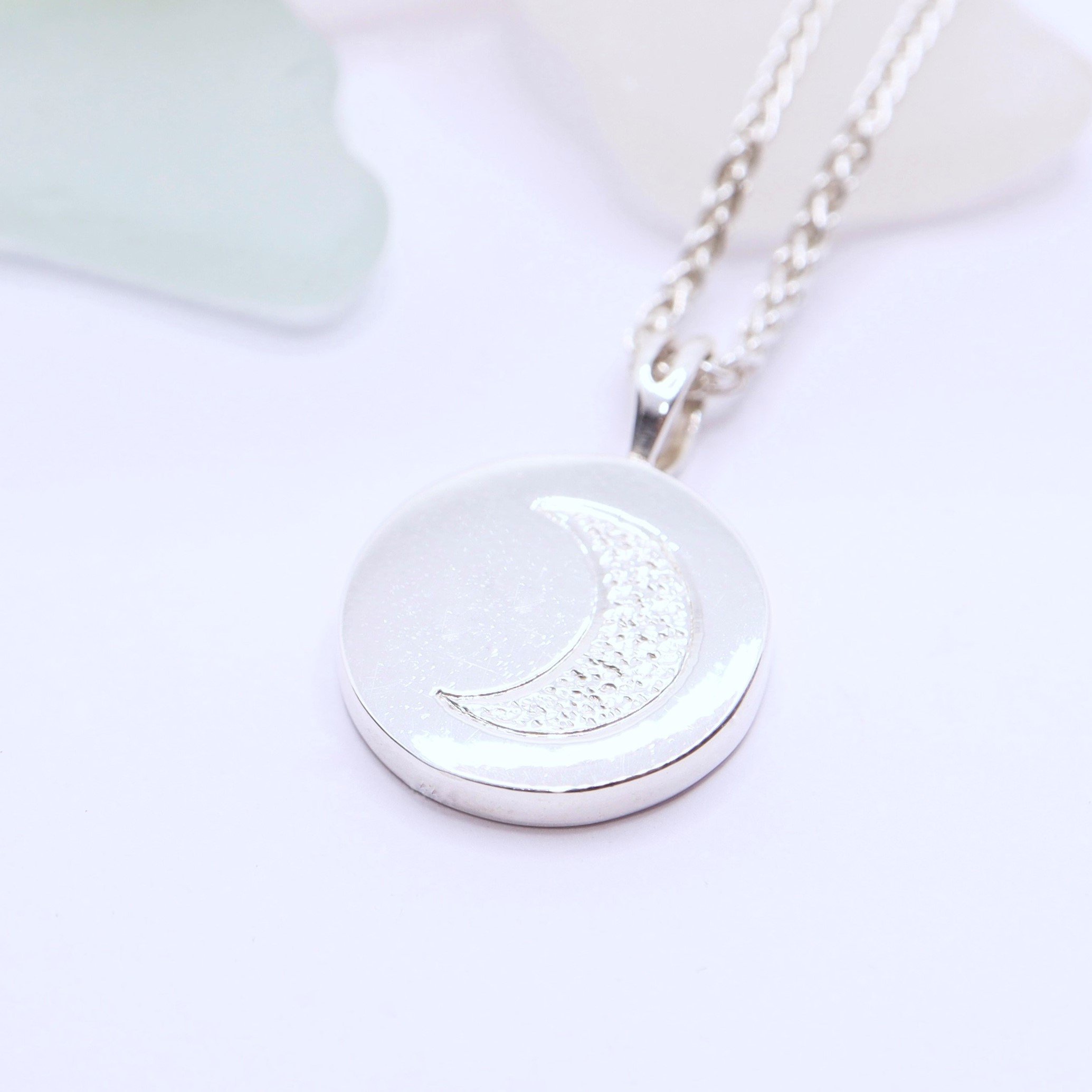 WEB - Silver Moon Engraved Disc 325-Moon-Sil €195.jpg