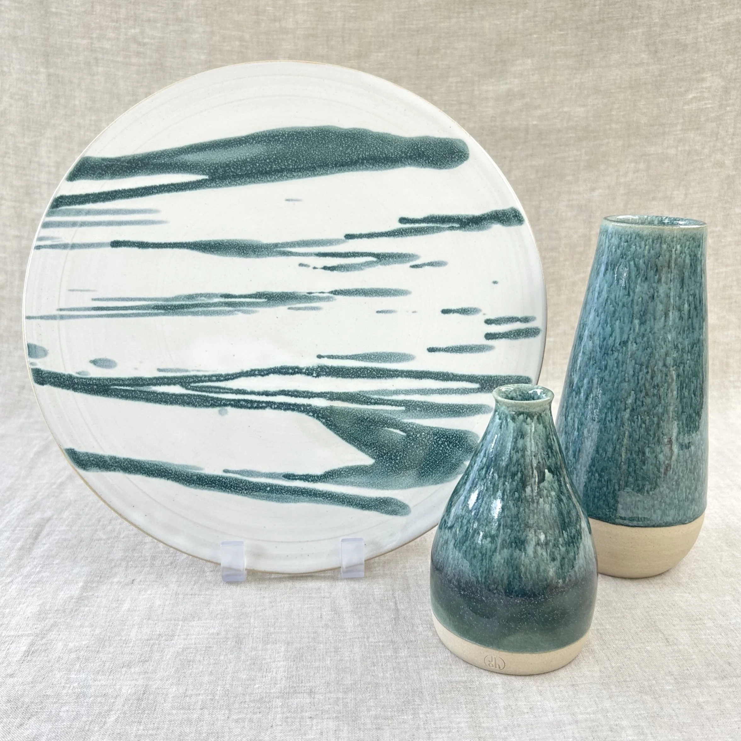 Peacock platter & vases 