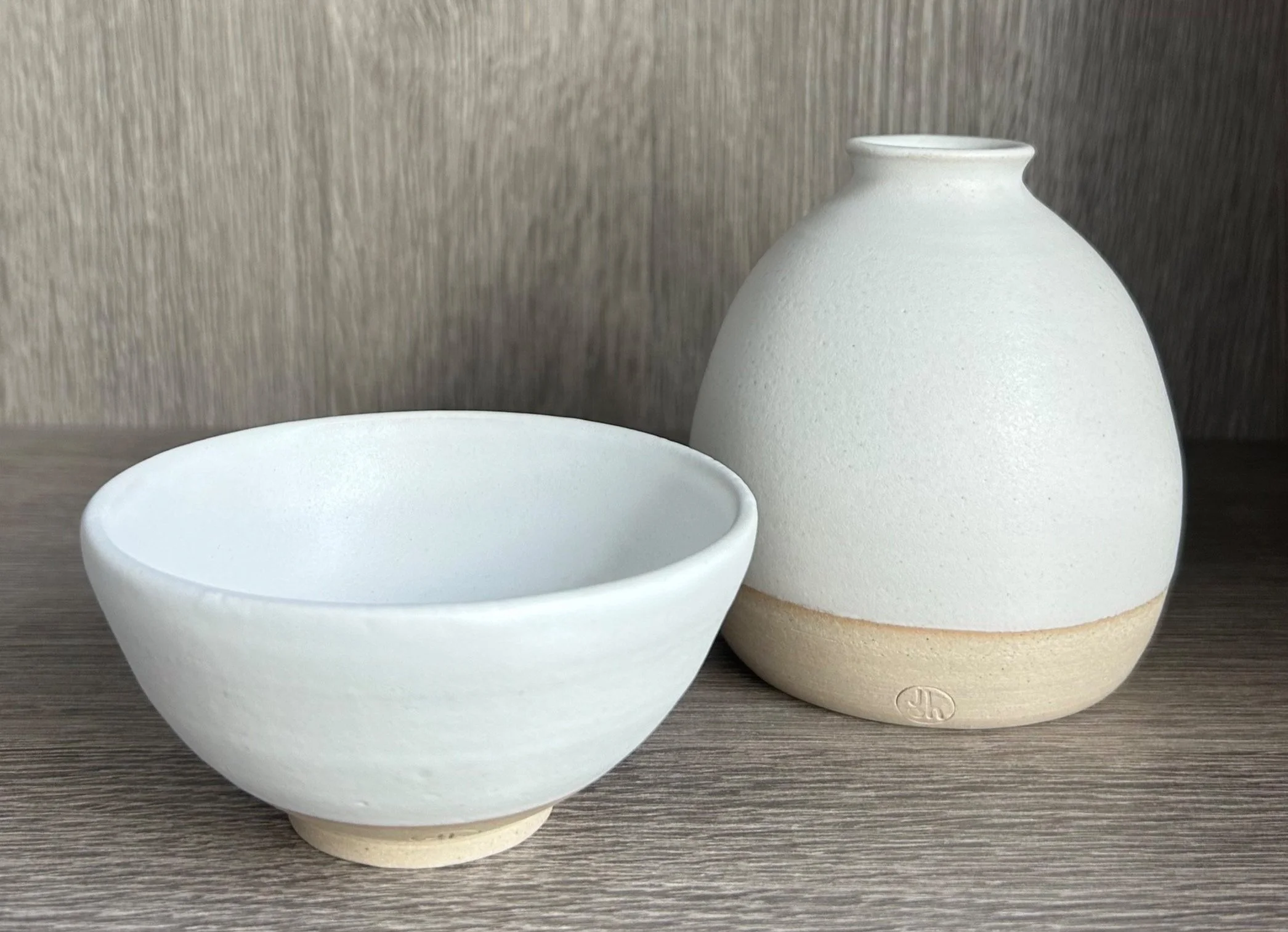 Satin White bowl & bud vase
