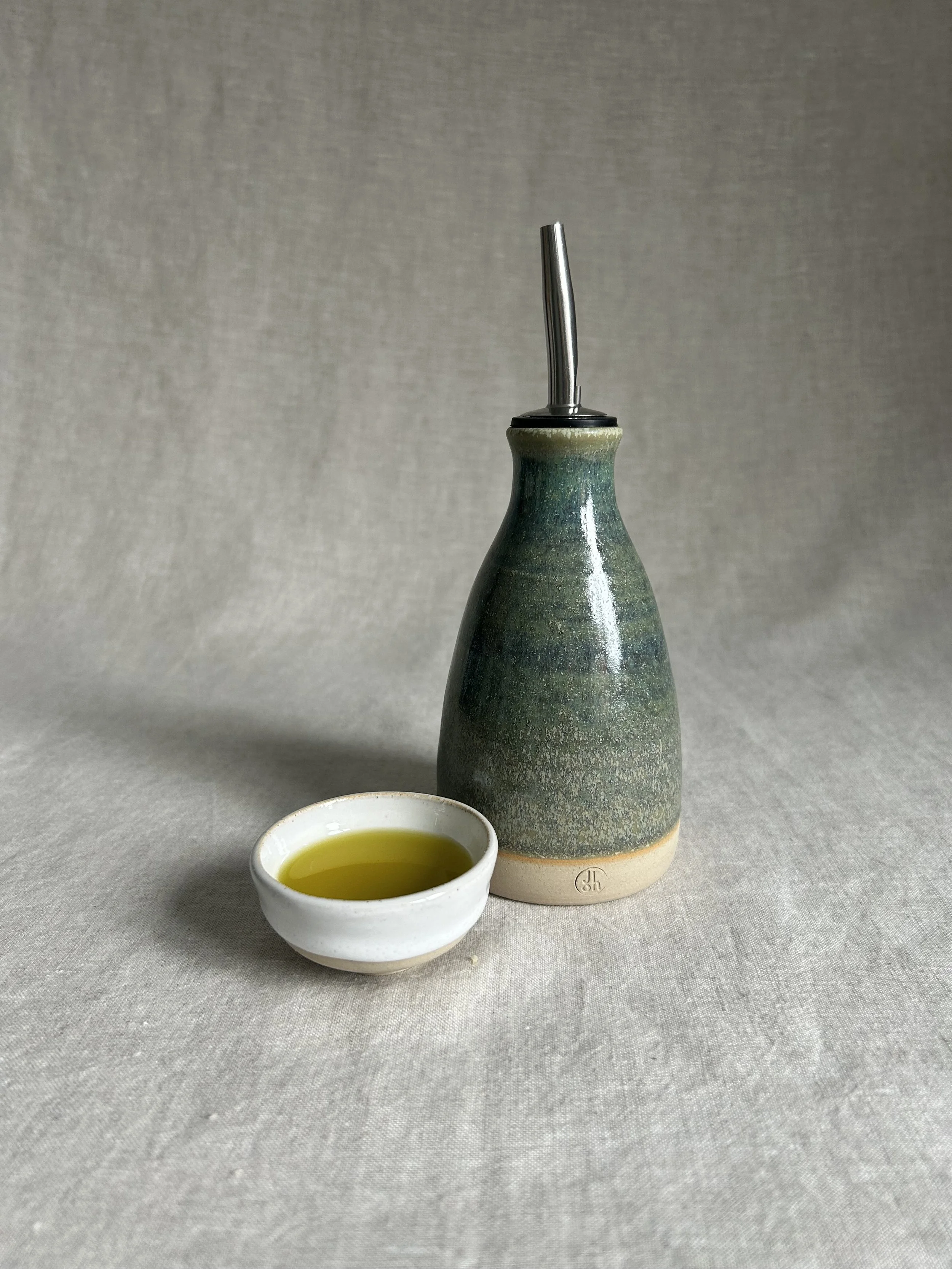 Lichen Green Oil Pourer