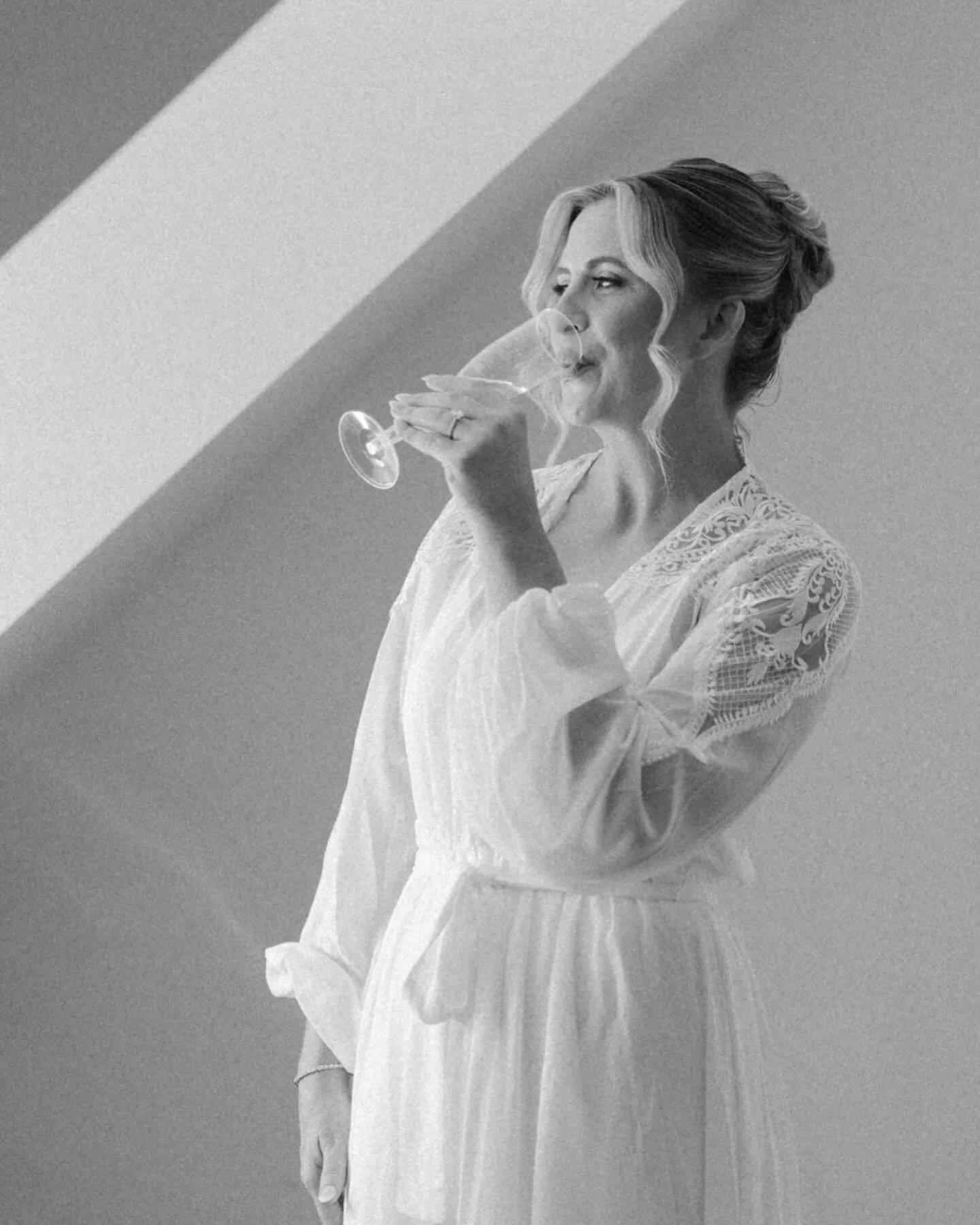 Getting ready on your wedding day is the most fun part! From hair and makeup, having champagne poured, and your closest people by your side- it&rsquo;s the calm before the celebration  and the moments you want to cherish forever. 💭

Beyond wedding d