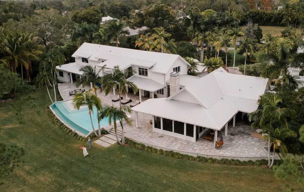 We are wishing everyone a happy Easter here at EABD! 🐇

Creatives:
Bride &amp; Groom: @chanda_no_r
Wedding Planner: @elegantaffairsbydesign &amp; @samanthaelegantaffairsbydesign 
Wedding Content Creator: @kim.weddings
Photographer: @elizabethbaxterp