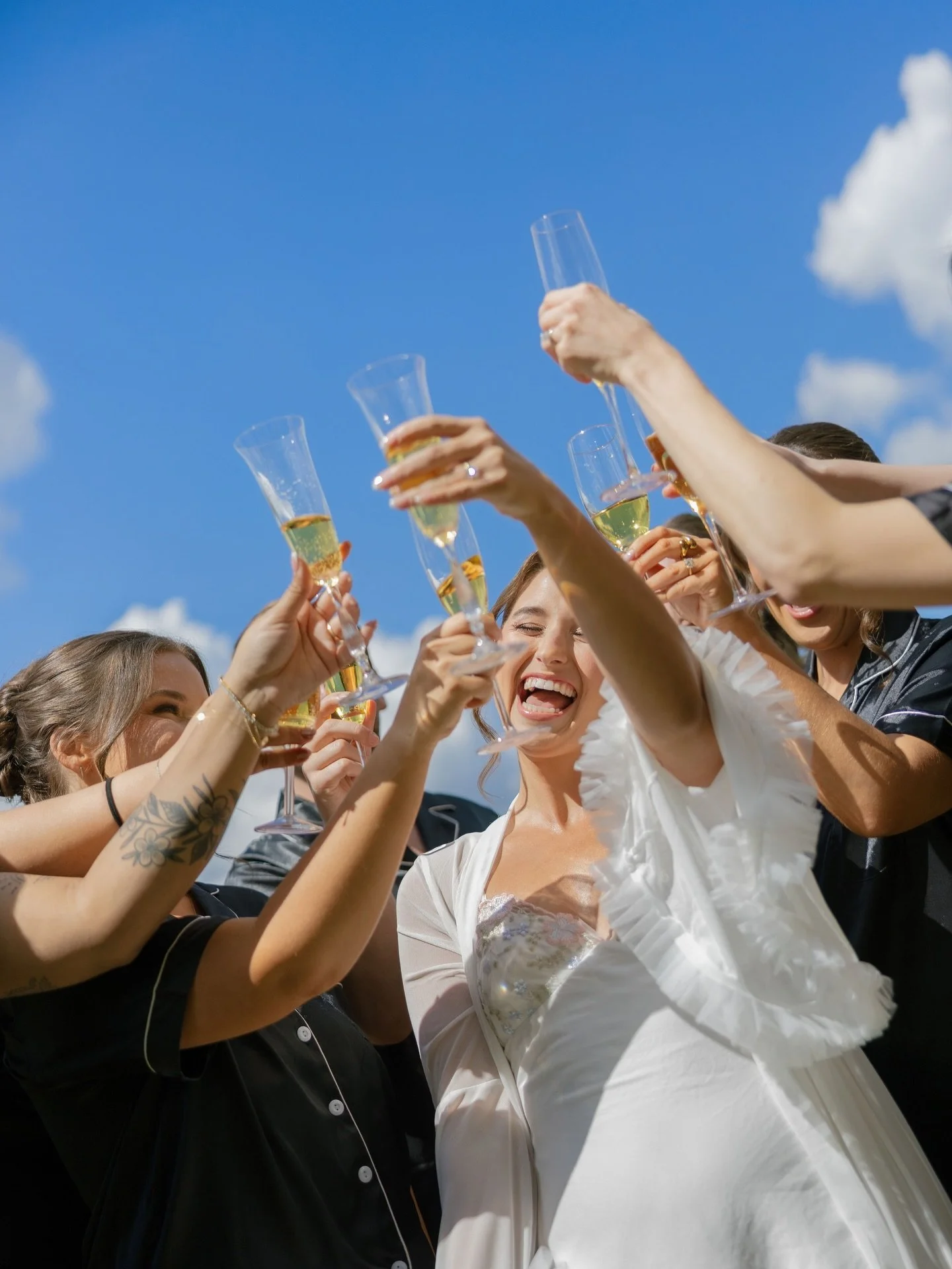 A moment for the girls 🌸🥂

Planning: @samanthaelegantaffairsbydesign &amp; @elegantaffairsbydesign 
Bride: @janinel94
Beauty: @adorebridalhairandmakeup
Venue: @millpondestate
Photography: @presleywebbphotos
Videography: @shannonkellyfilms
Florals: 