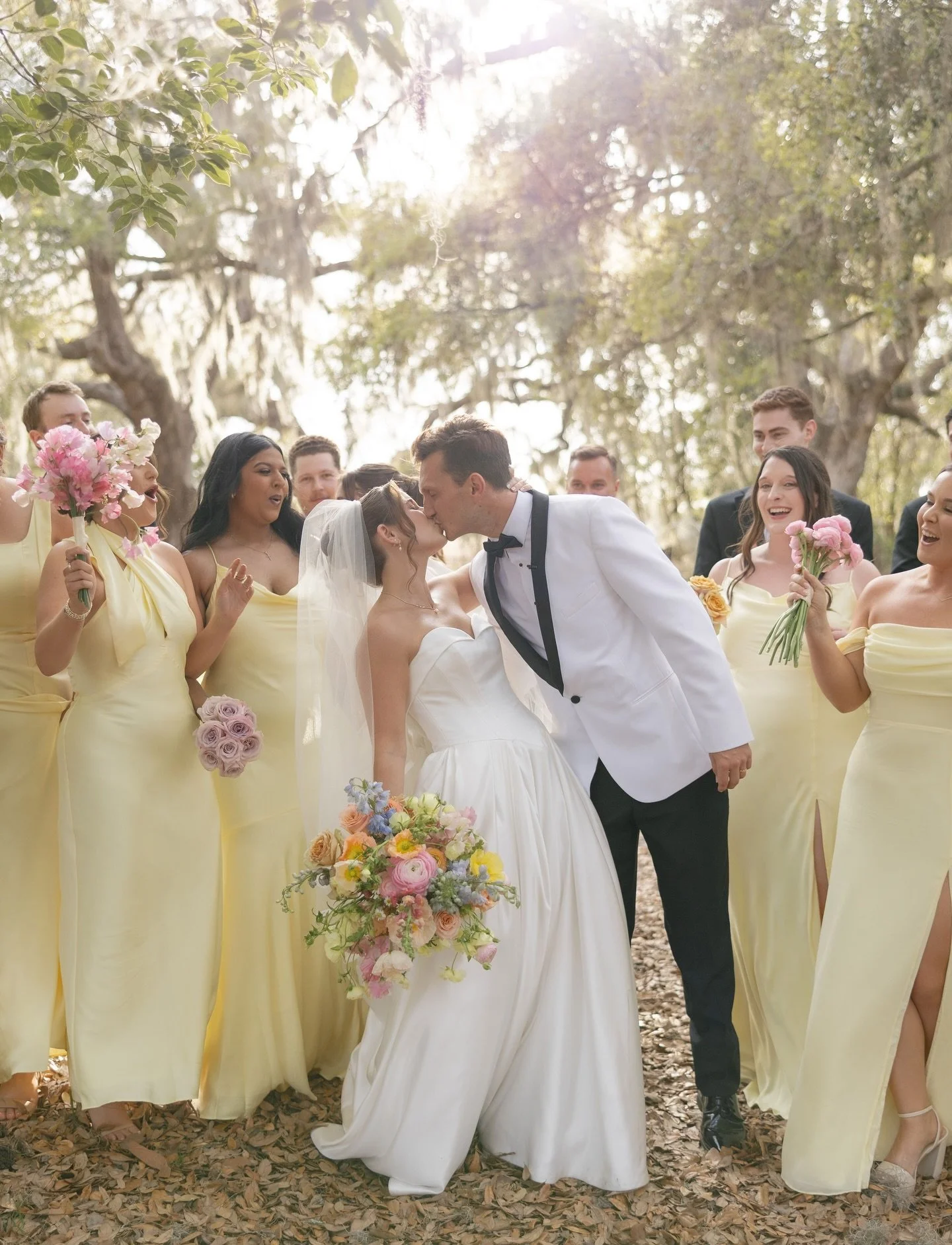 Janine &amp; Zach 🌸💛

Planning: @samanthaelegantaffairsbydesign &amp; @elegantaffairsbydesign 
Bride: @janinel94
Beauty: @adorebridalhairandmakeup
Venue: @millpondestate
Photography: @presleywebbphotos
Videography: @shannonkellyfilms
Florals: @avae