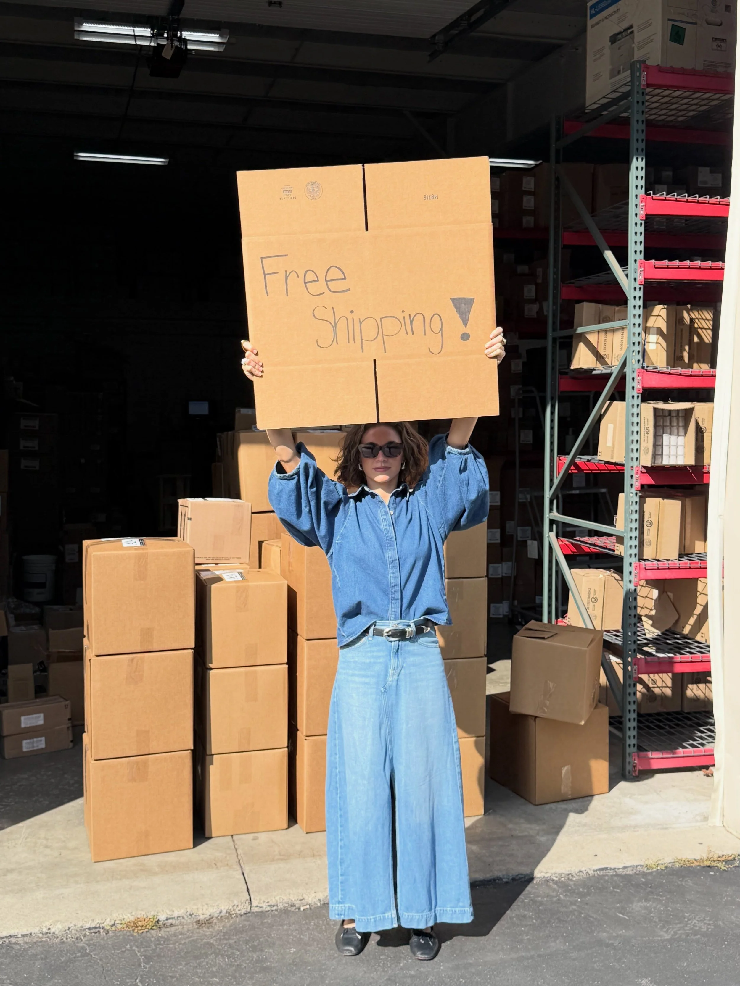 The boxes are ready. Are you? 📦

FREE SHIPPING starts TODAY! Shop September 18&ndash;21 online or through your A&amp;A Sales Consultant and we&rsquo;ll cover the shipping. 😉

Time to fill that cart.

#aabsny #FreeShipping #SalonProfessional #HairPr