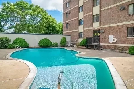 10 Williams St, Watertown