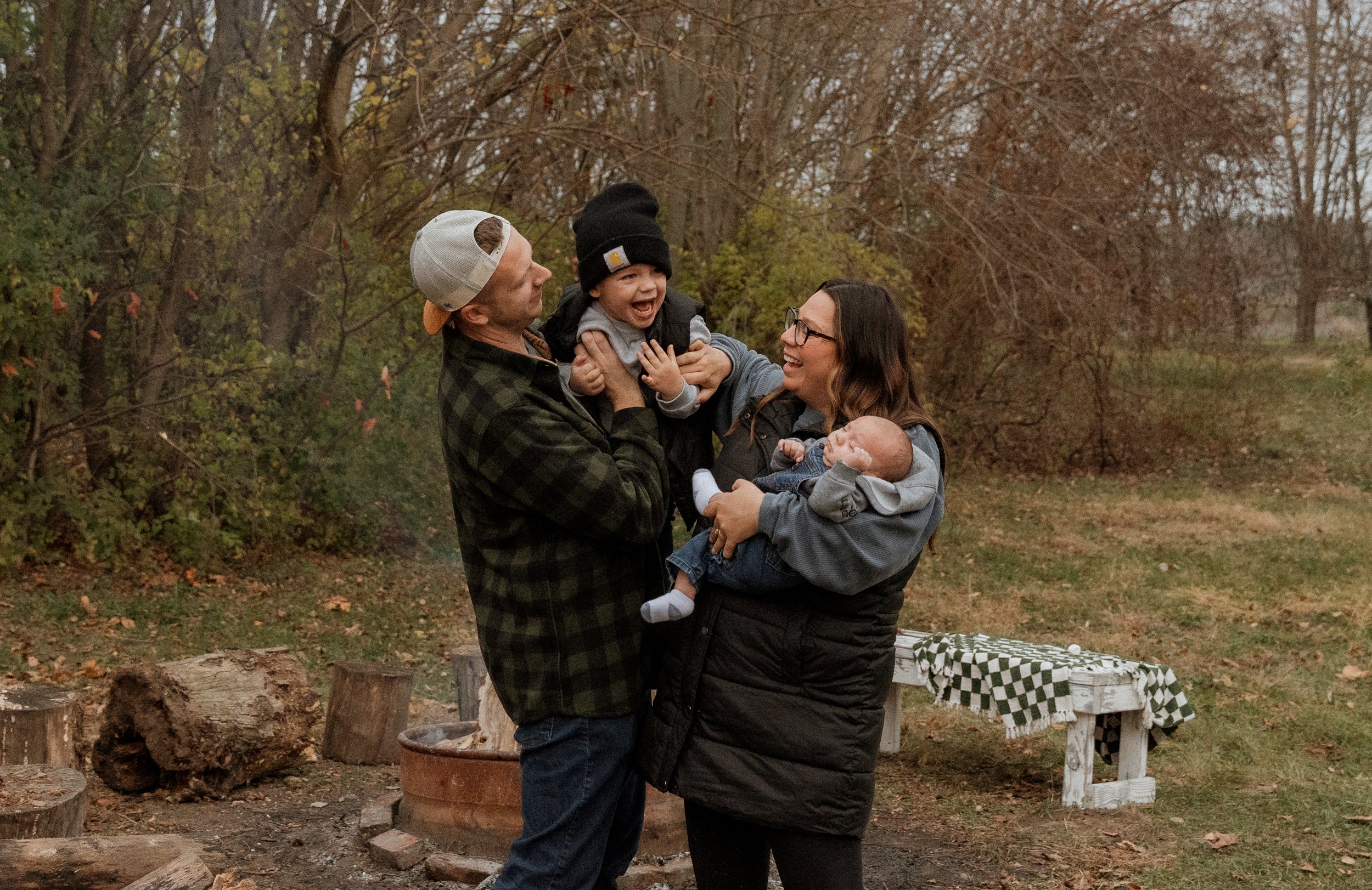 Monroe-Michigan-Family-Campfire-Photoshoot-019.JPG