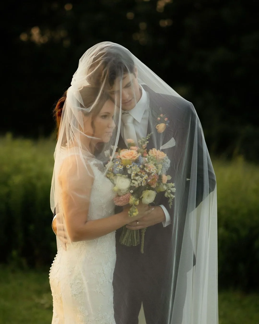 Some moments don’t need words — just love, light, and the promise of always. ✨
#ParkerRun #WeddingInspiration #GeneseoLove #OutdoorWeddings #ElegantDetails #illinoiswedding #isaidyes #qcbride #qcfindnow #qcweddingvendors #engagedaf #qcwe