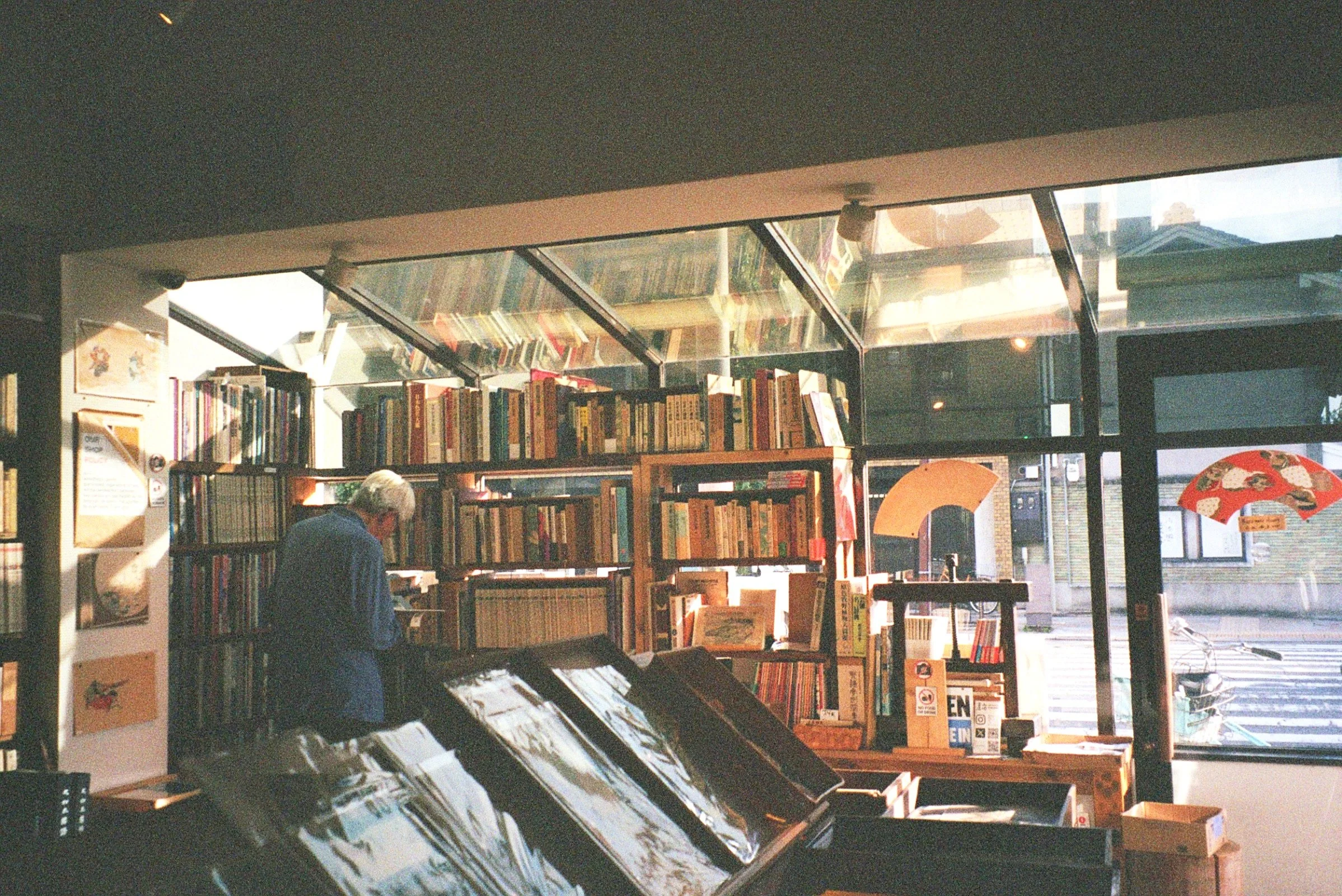 00201_29A.jpg