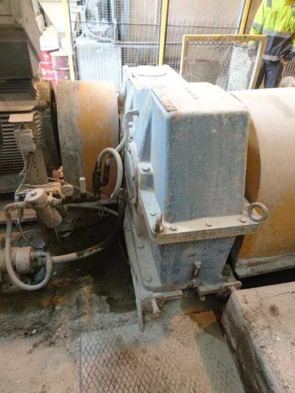 Teollisuuden vaihde mineraalituotannon myllyssä