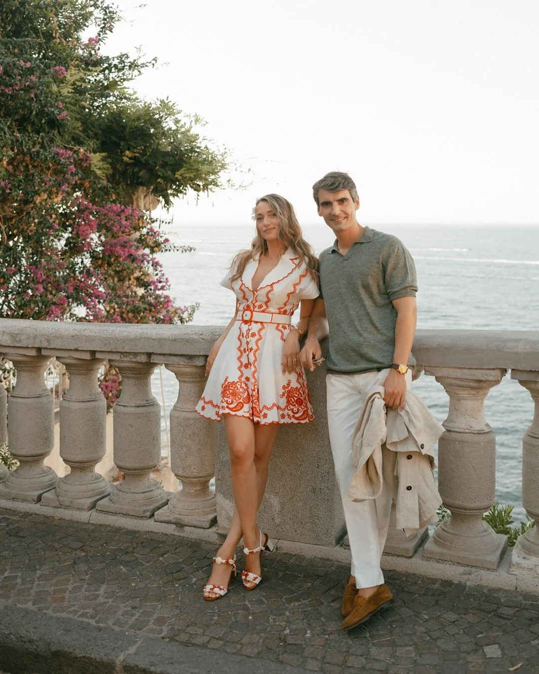 Benedicta &amp; Davide&rsquo;s beautiful welcome night in Sorrento &mdash; an Italian evening painted with laughter, sea breeze and amore.

Dress: @zimmermann 
Shoes: @dolcegabbana 
Venue: @bar_nonnaemilia