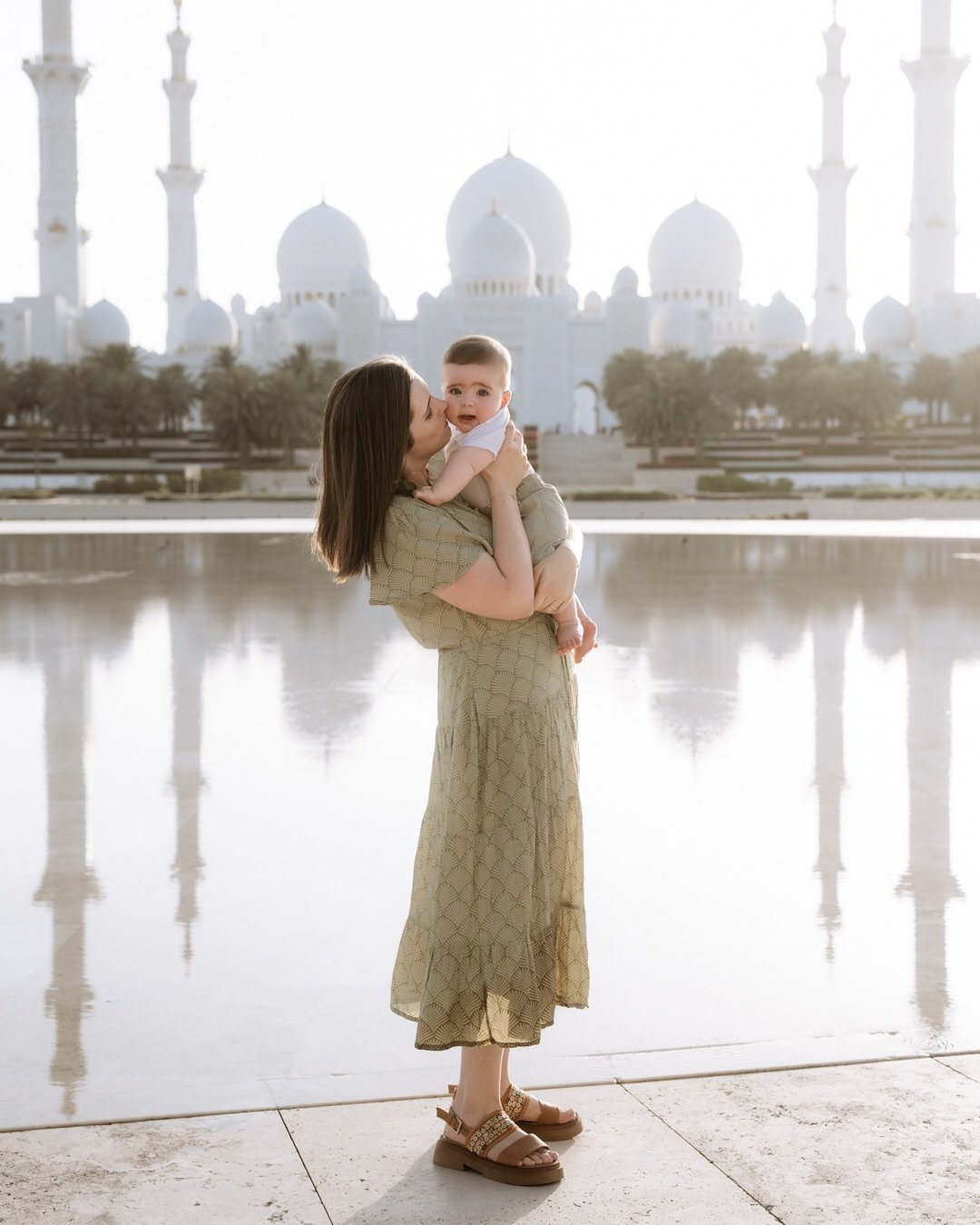 When you&rsquo;re ready to come have fun and love on each other, it shows ✨
Also, this song got me🥹

SO grateful to meet families like them🫶🏽
.
.
.
.
Family photoshoot in Abu Dhabi #abudhabifamilyphotographer #wahatalkarama #familyphotoshootabudha