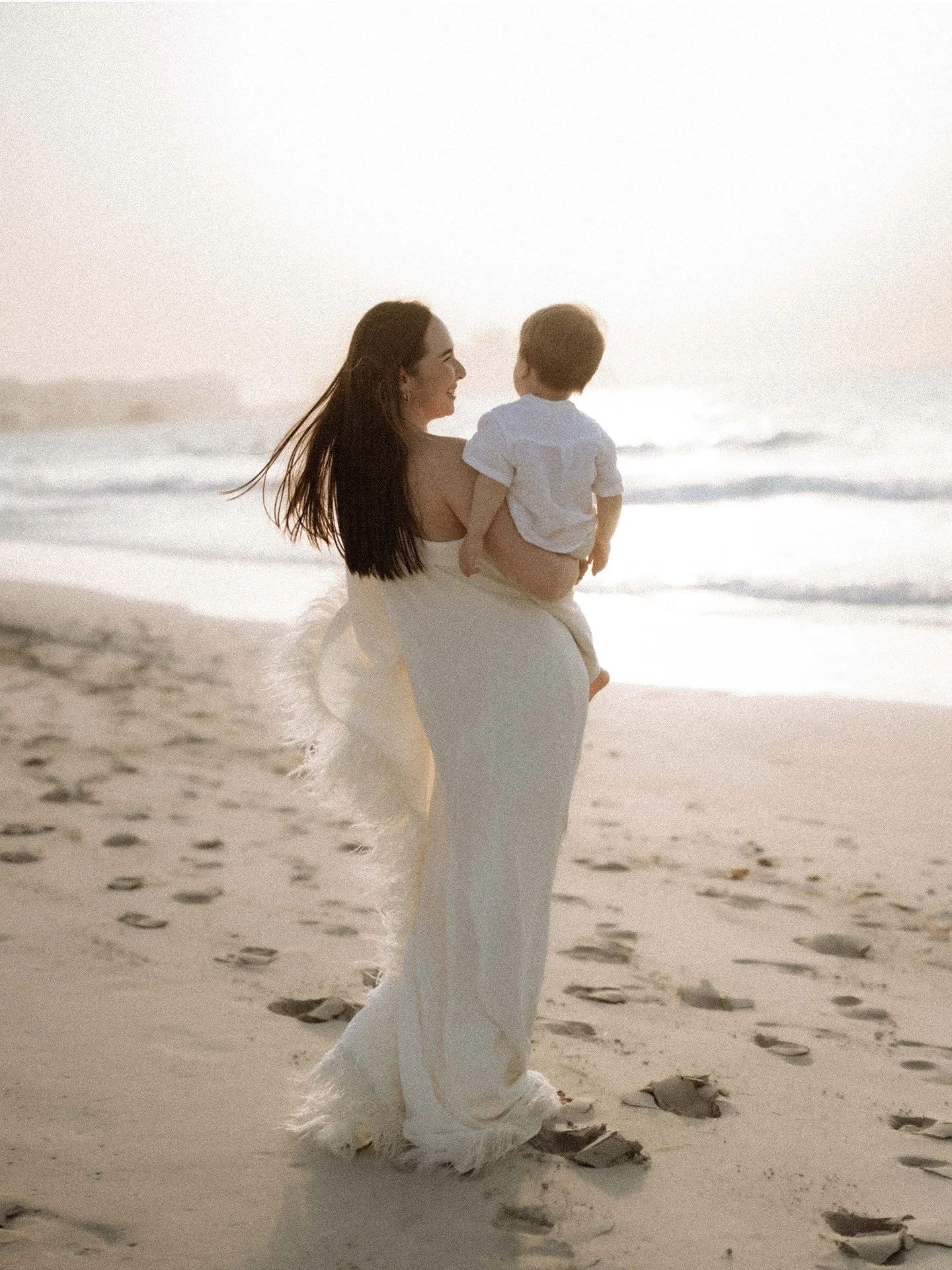 You&rsquo;ll never regret making time for memories like these 🤍
.
.
.
.
.
Family photographer in Abu Dhabi