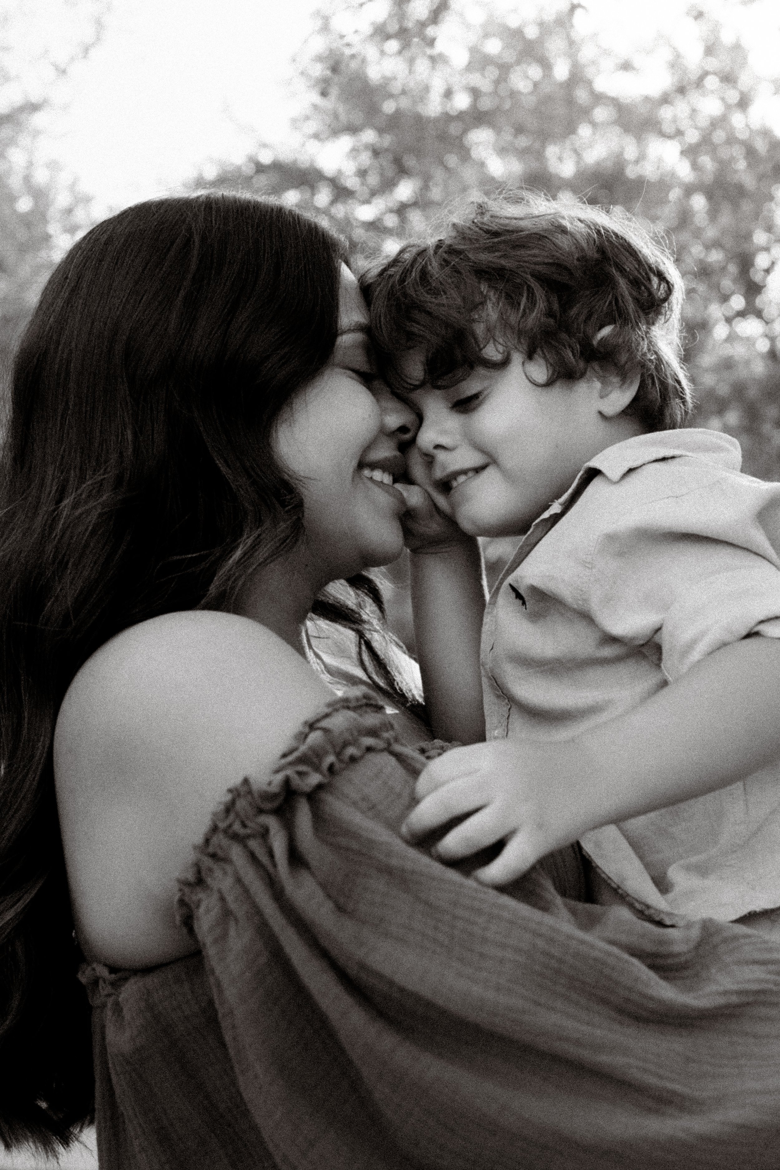 Family-photographer-abu-dhabi-10.jpg