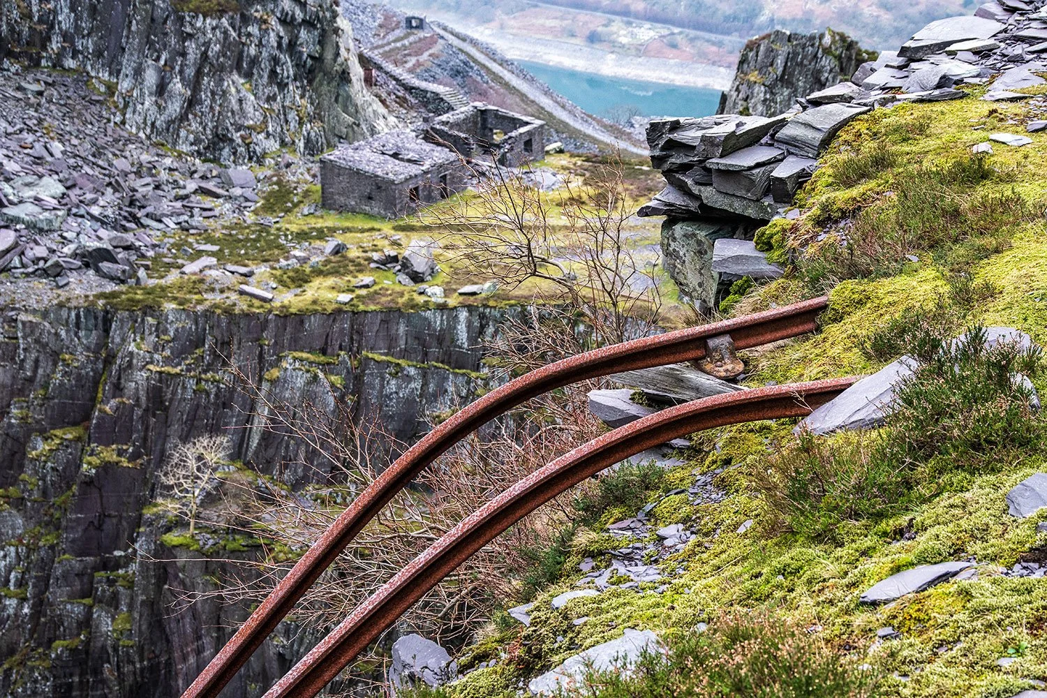 dinorwic-quarry-slate-tracks-llanberis-1.jpg