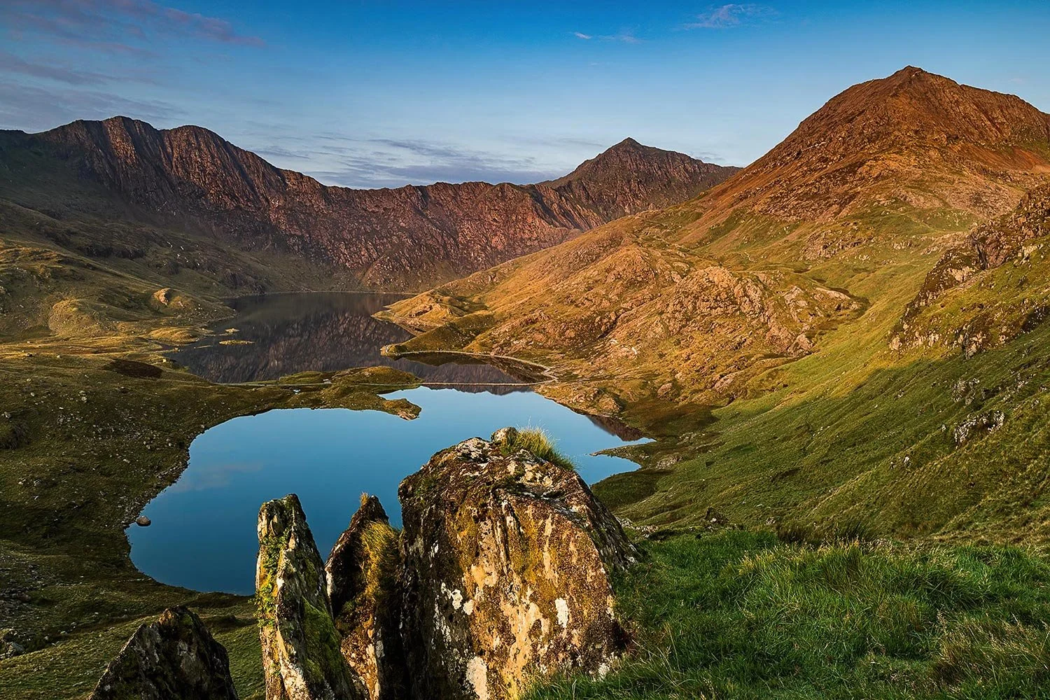 Wonderful sunrise on the Yr Wyddfa Snowdon Horseshoe and Llyn Llydaw