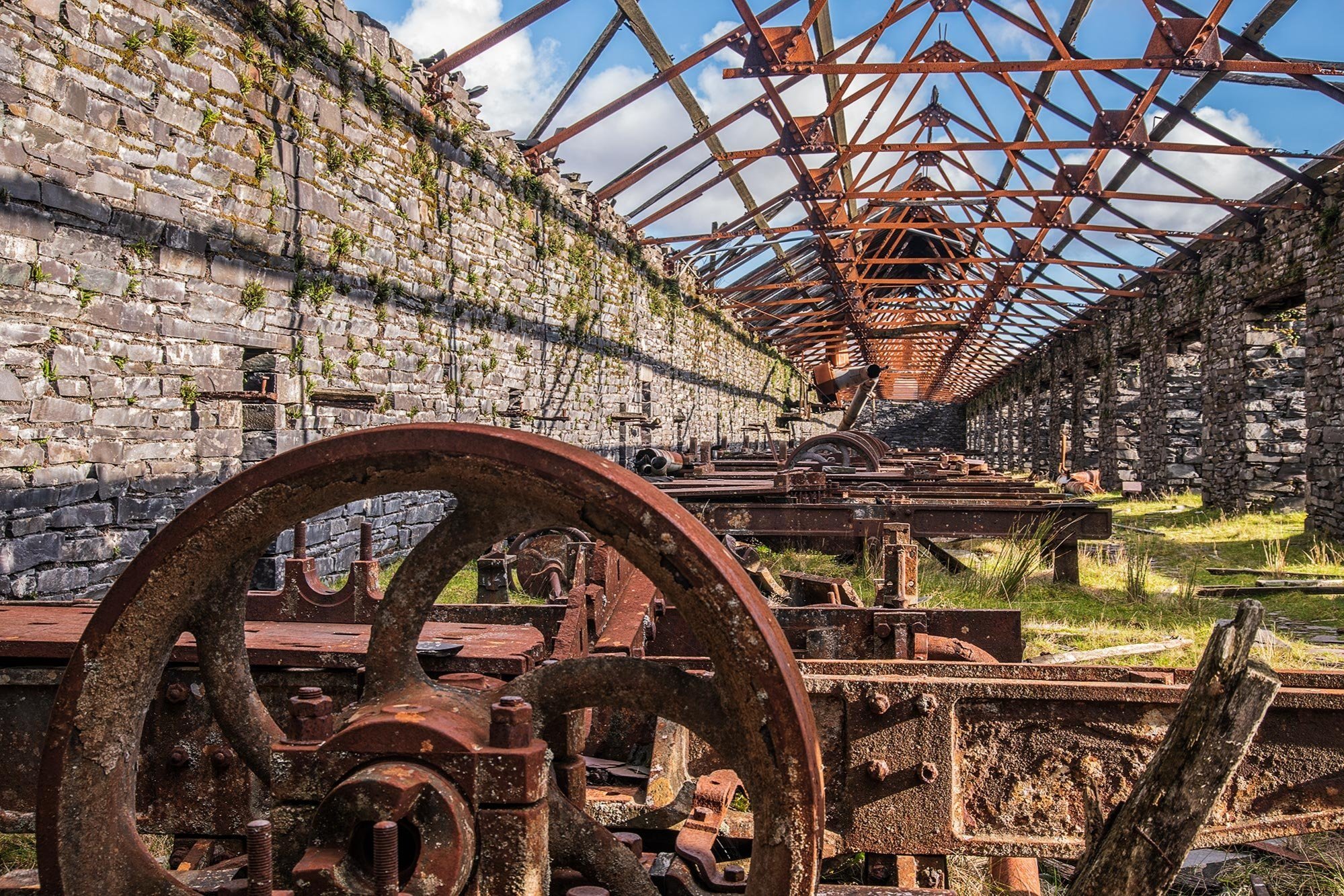 Dinorwig-slate-quarry-cutting-shed.jpg
