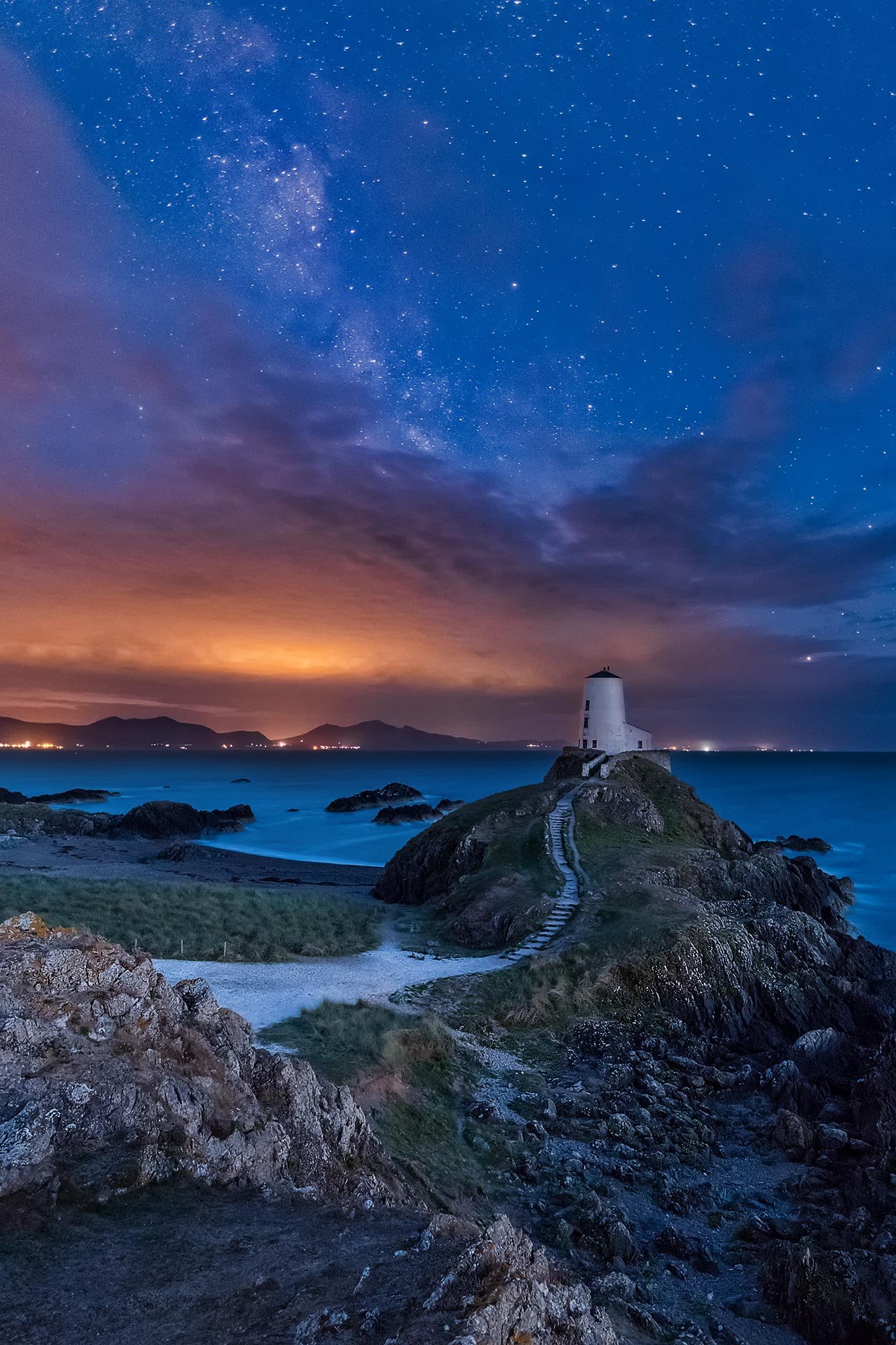 Llanddwyn Island milky way