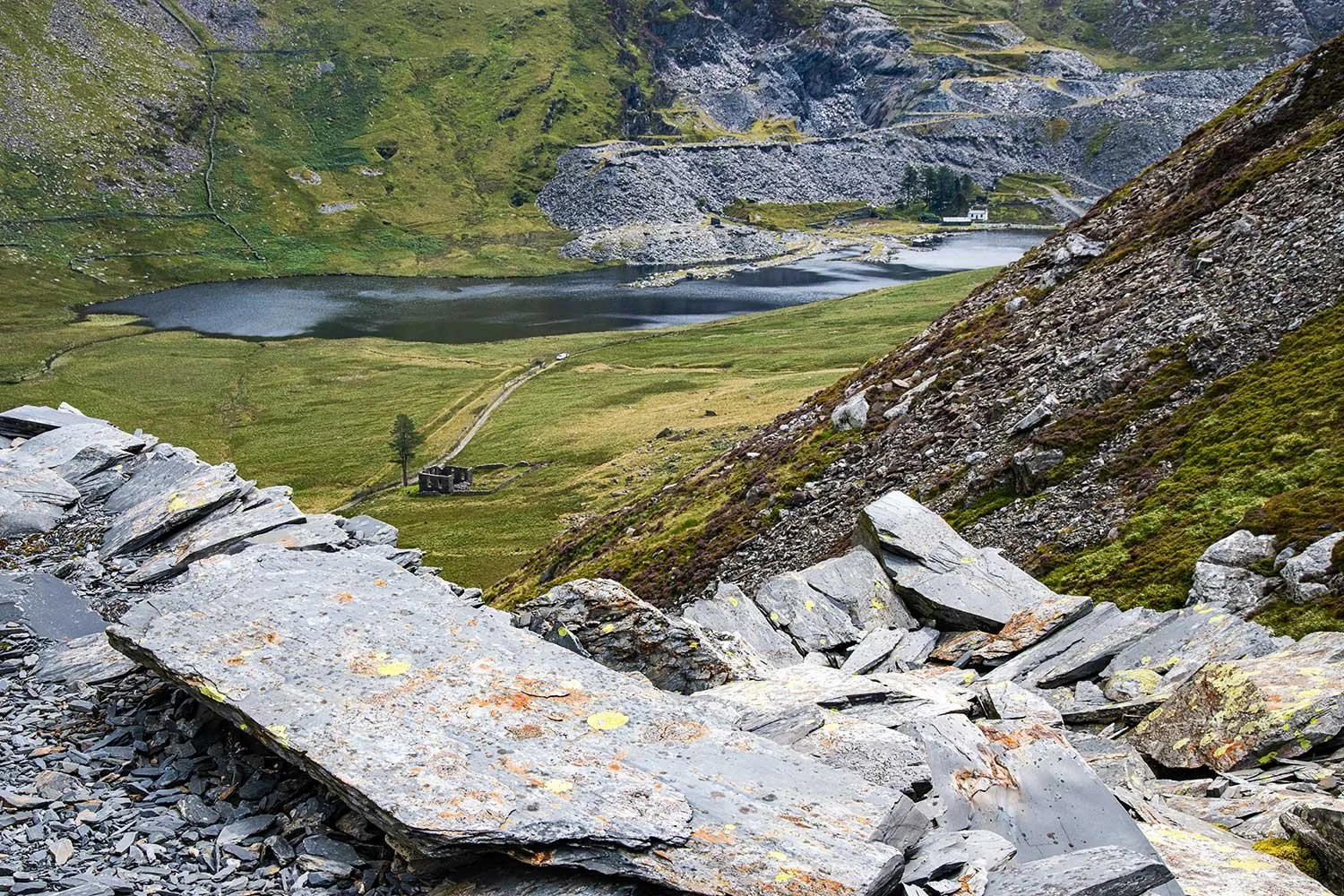 Looking into Llyn Cwmorthin from Rhosydd