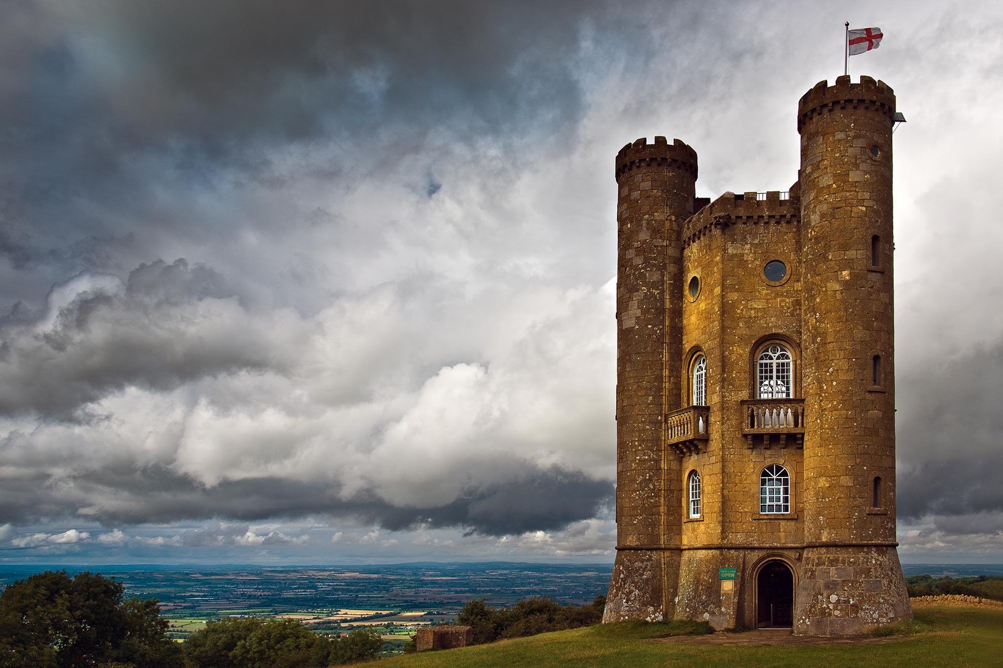 Broadway Tower on the Cotswold escarpement