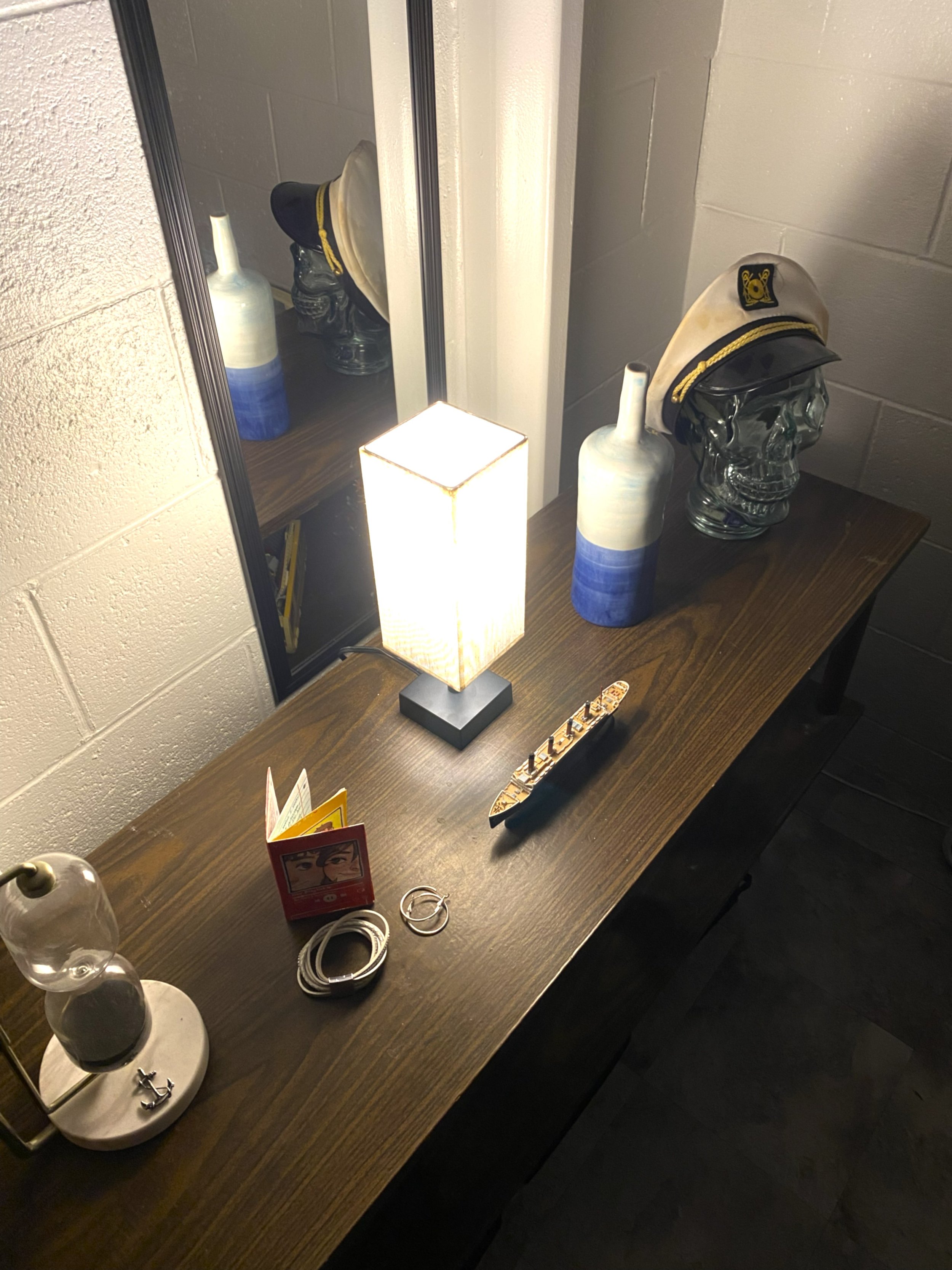 light near mirror.jpg