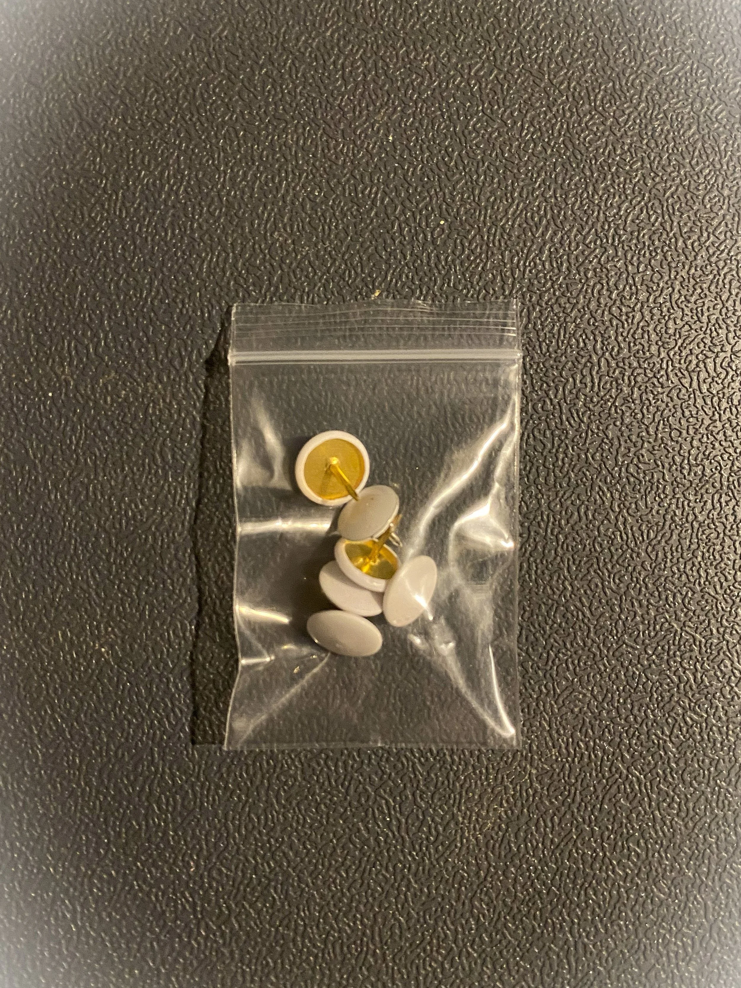 Pack of Wall-Tacks (6)